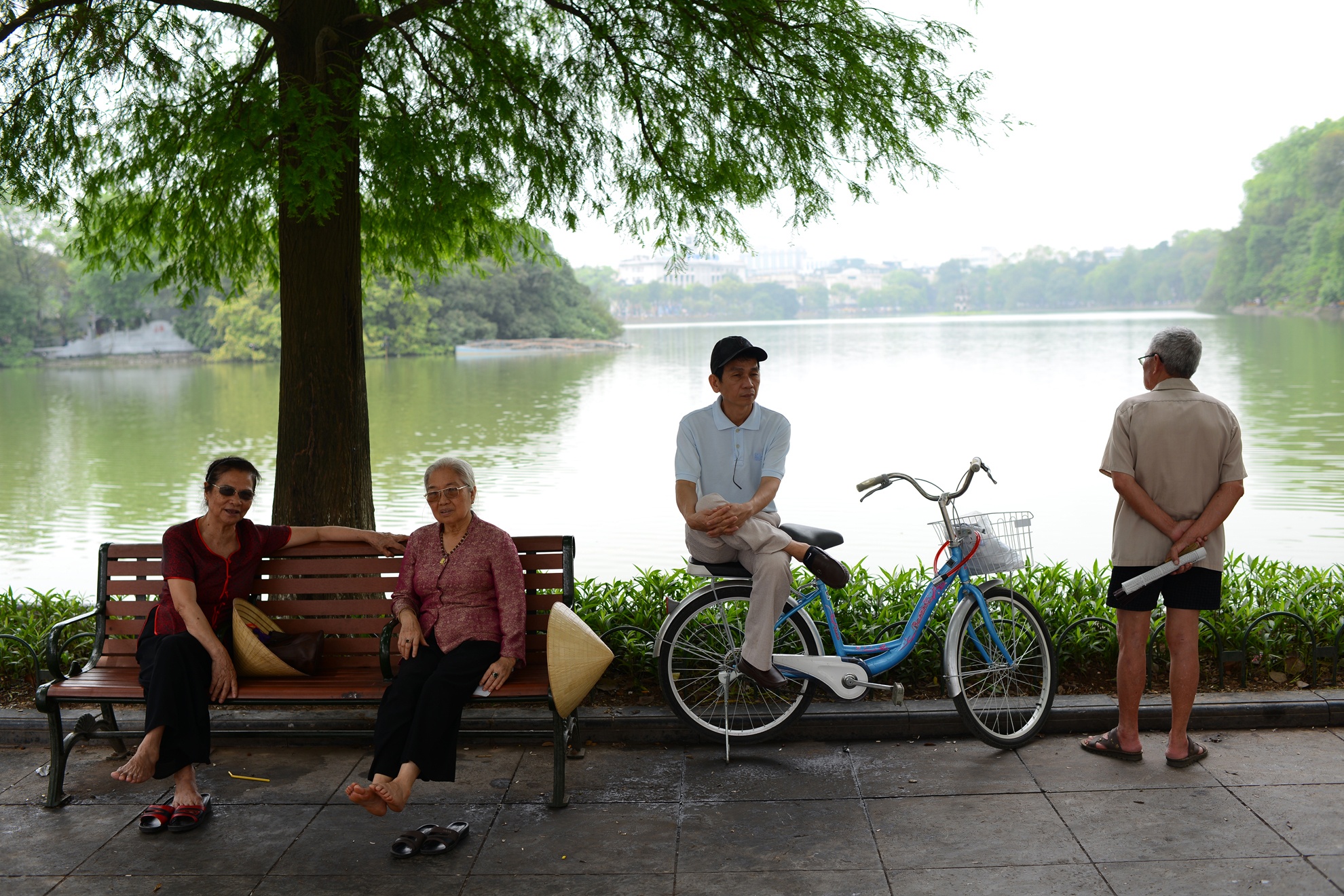 nguoi dan thanh thoi dao pho Ha Noi anh 3