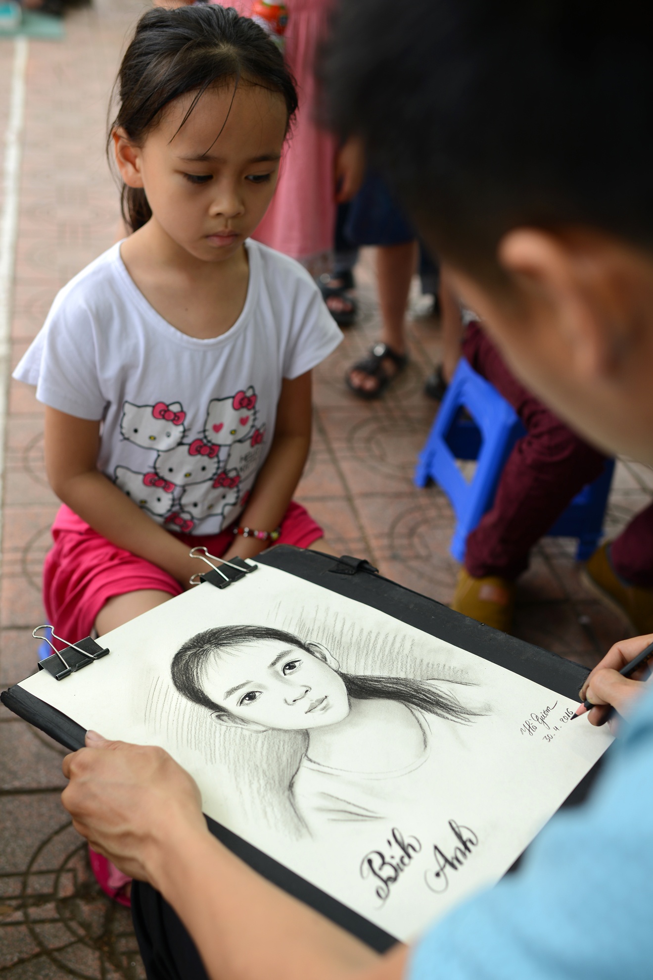 nguoi dan thanh thoi dao pho Ha Noi anh 13