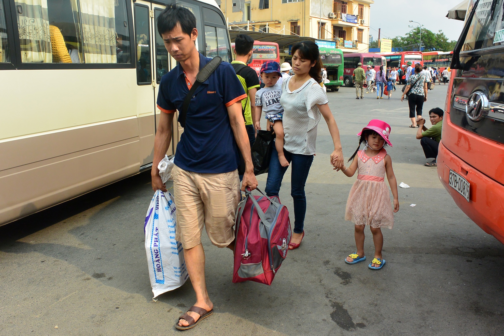 Nguoi dan un un do ve Ha Noi anh 6