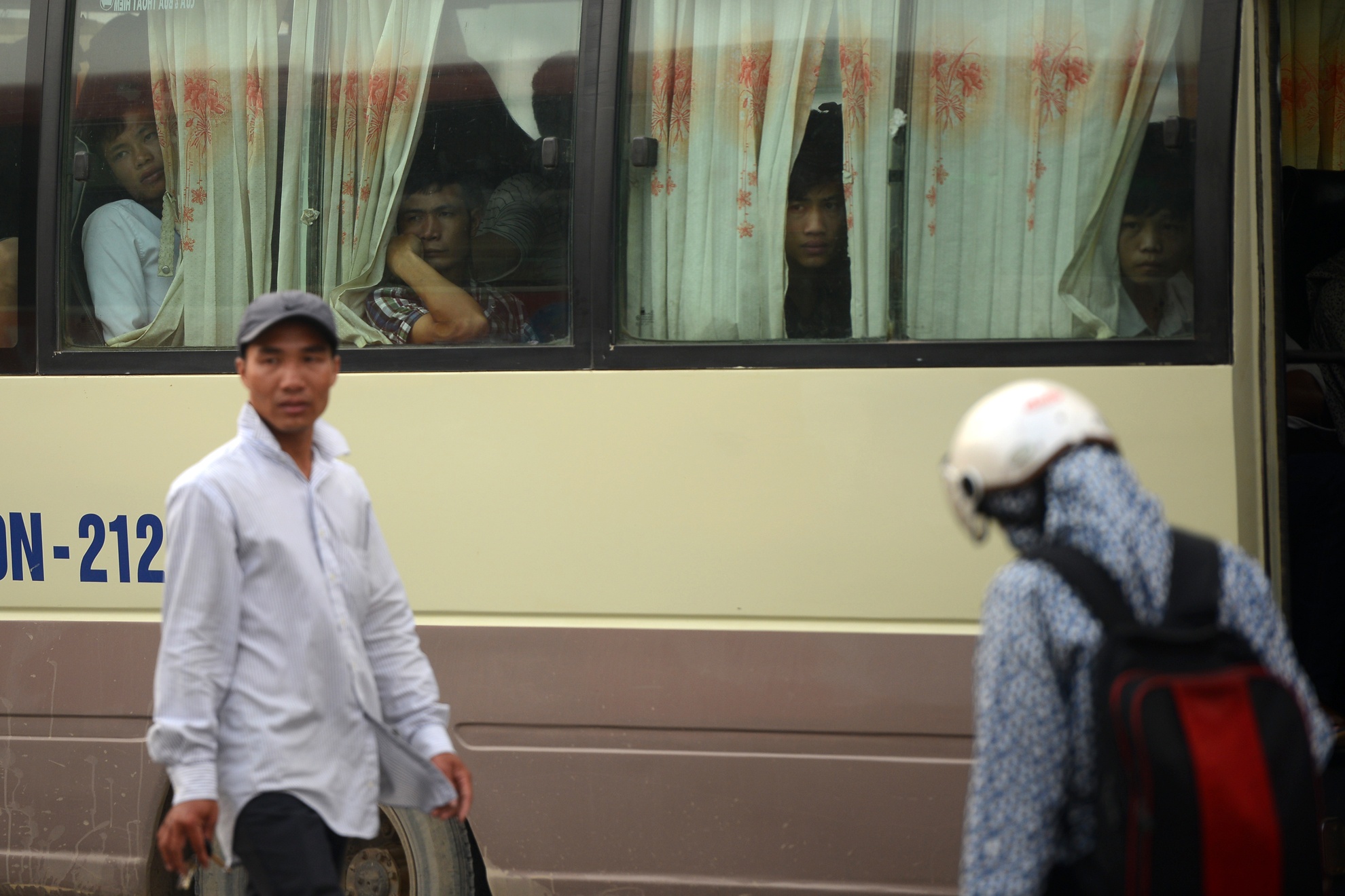 Nguoi dan un un do ve Ha Noi anh 3