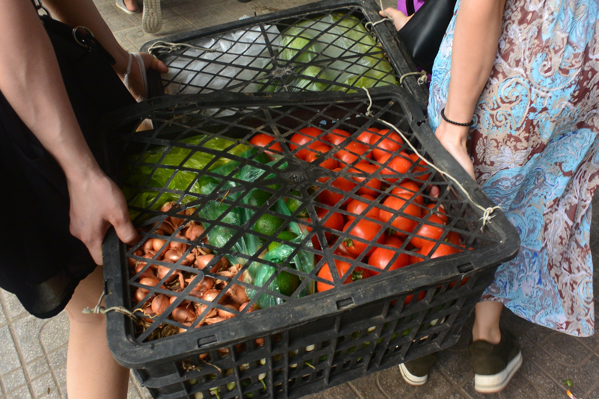 Nguoi dan un un do ve Ha Noi anh 12