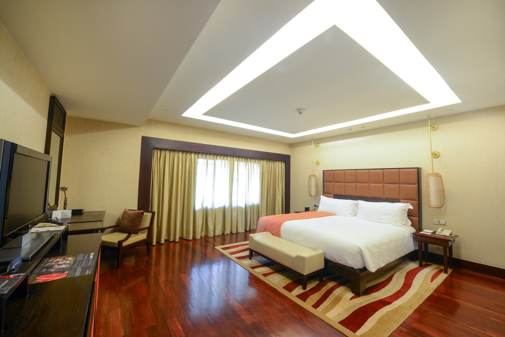 Phong tong thong co 7 ban cong anh 11