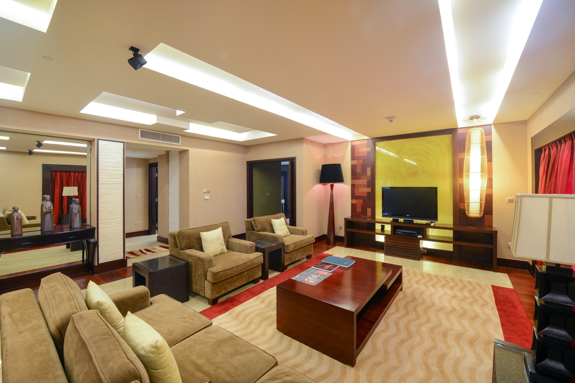 Phong tong thong co 7 ban cong anh 4