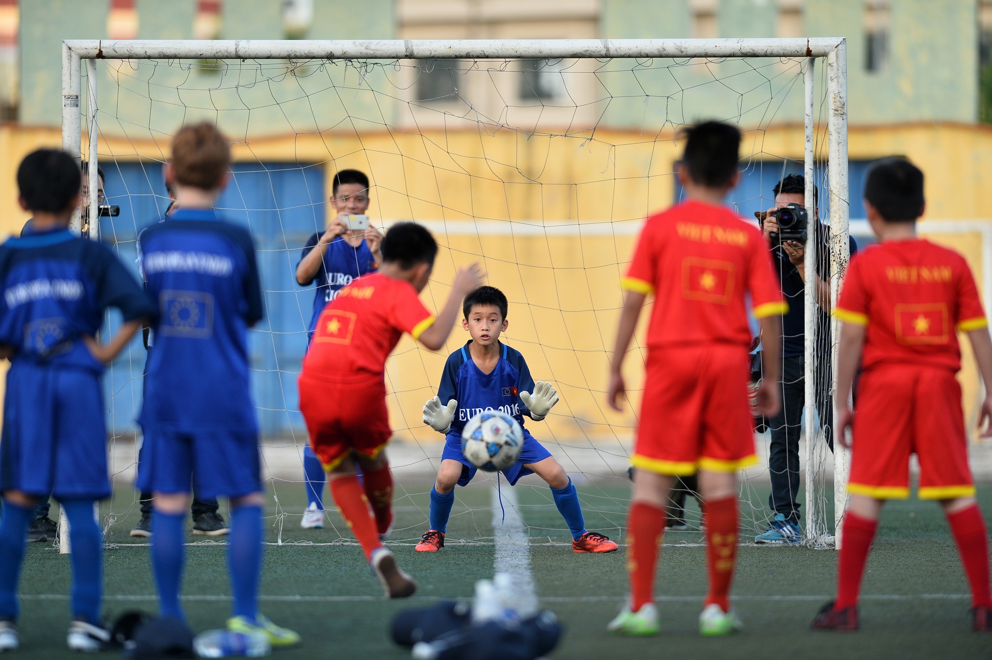 giao huu bong da khoi dong Euro 2016 anh 19