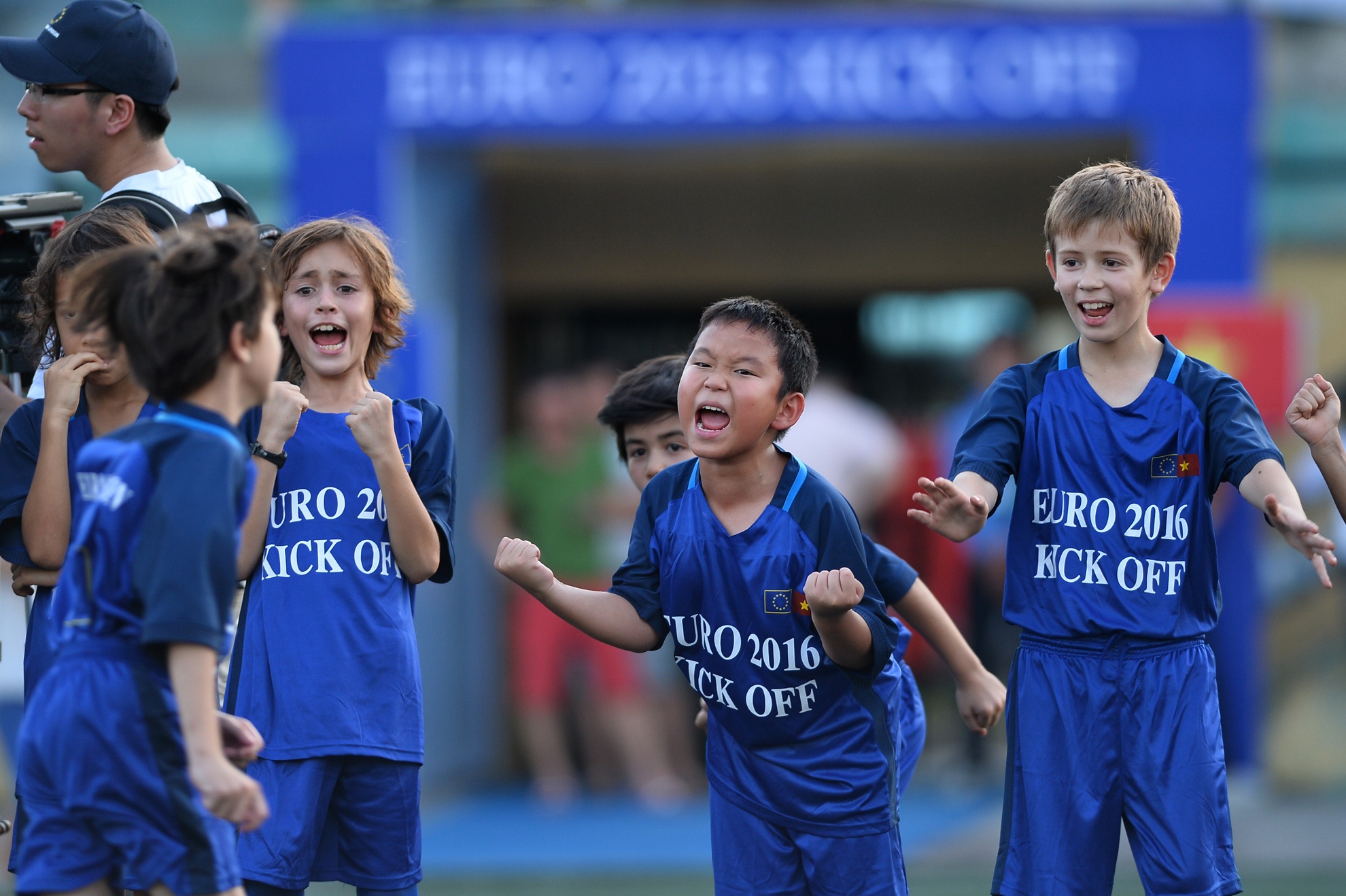 giao huu bong da khoi dong Euro 2016 anh 20