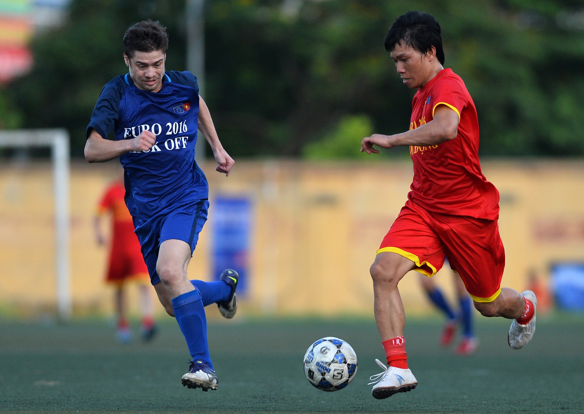 giao huu bong da khoi dong Euro 2016 anh 7