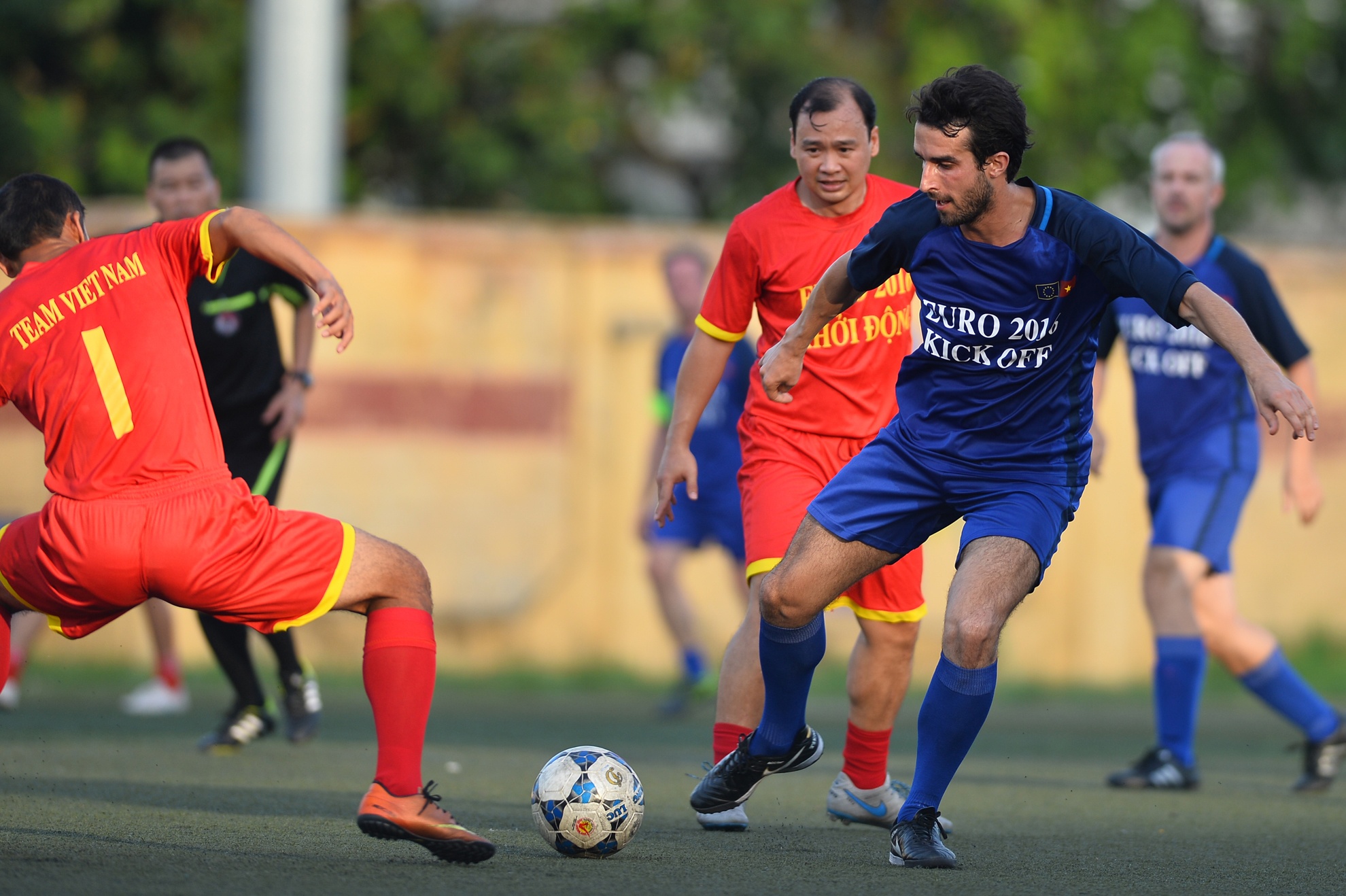 giao huu bong da khoi dong Euro 2016 anh 6