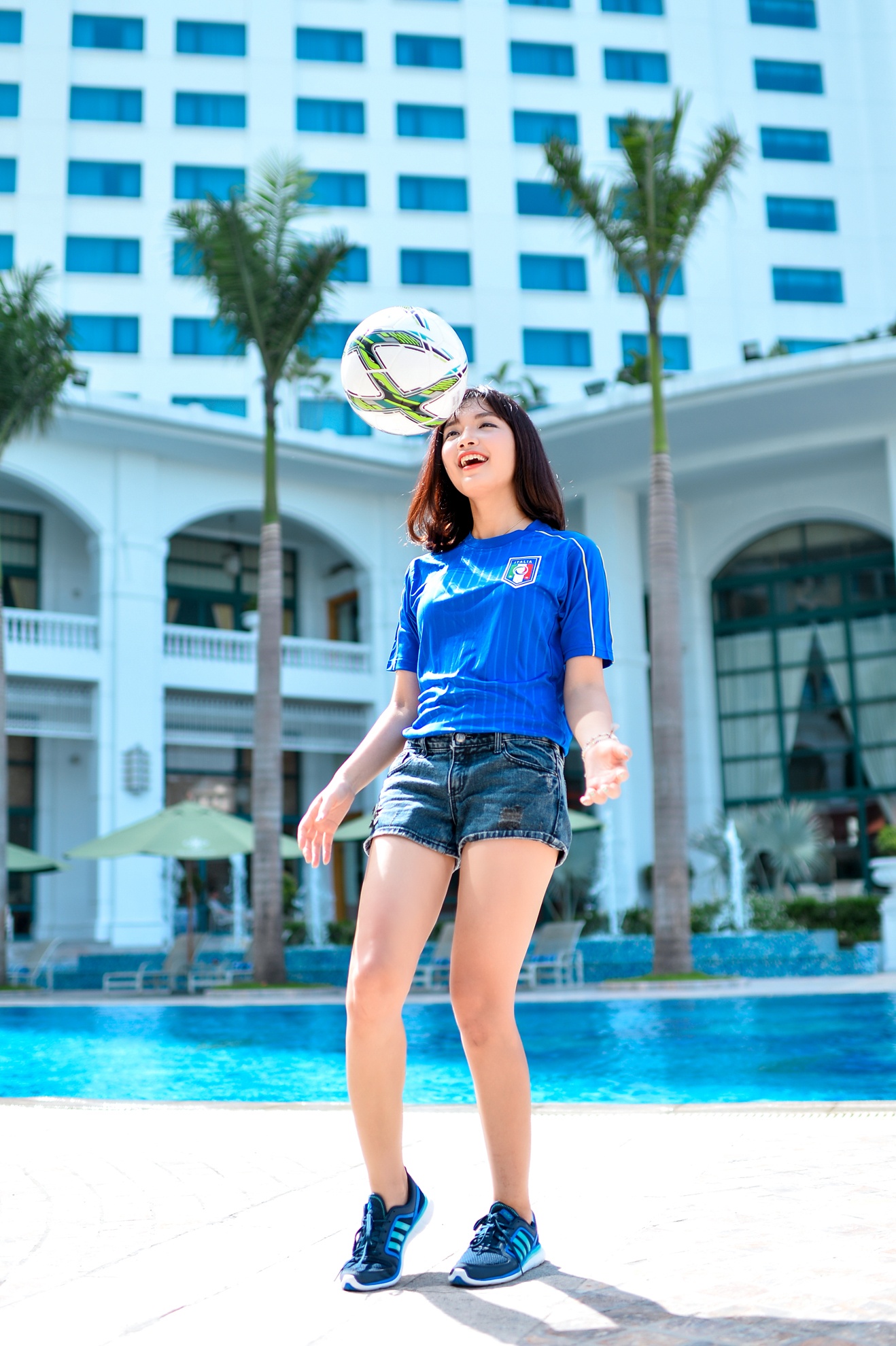 nu luat su xinh dep co vu tuyen Italia anh 11