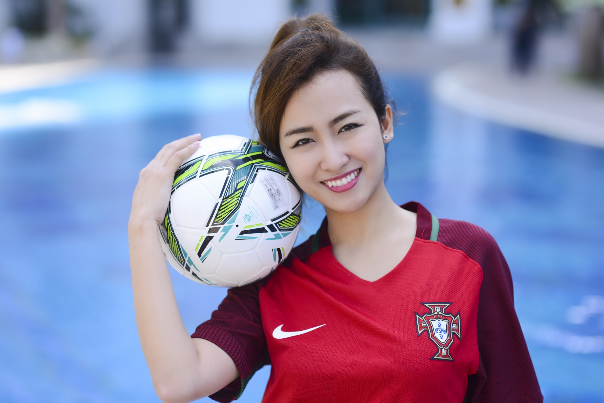 DJ Trang Moon cổ vũ Ronaldo ảnh 1 DJ Trang Moon co vu Ronaldo anh 1