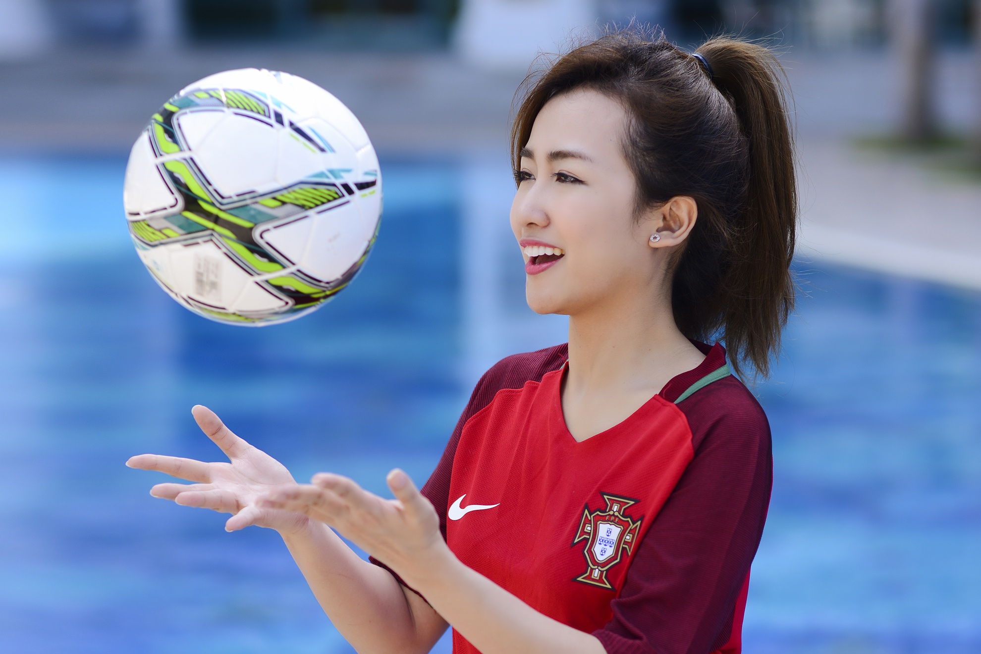 DJ Trang Moon cổ vũ Ronaldo ảnh 3 DJ Trang Moon co vu Ronaldo anh 3