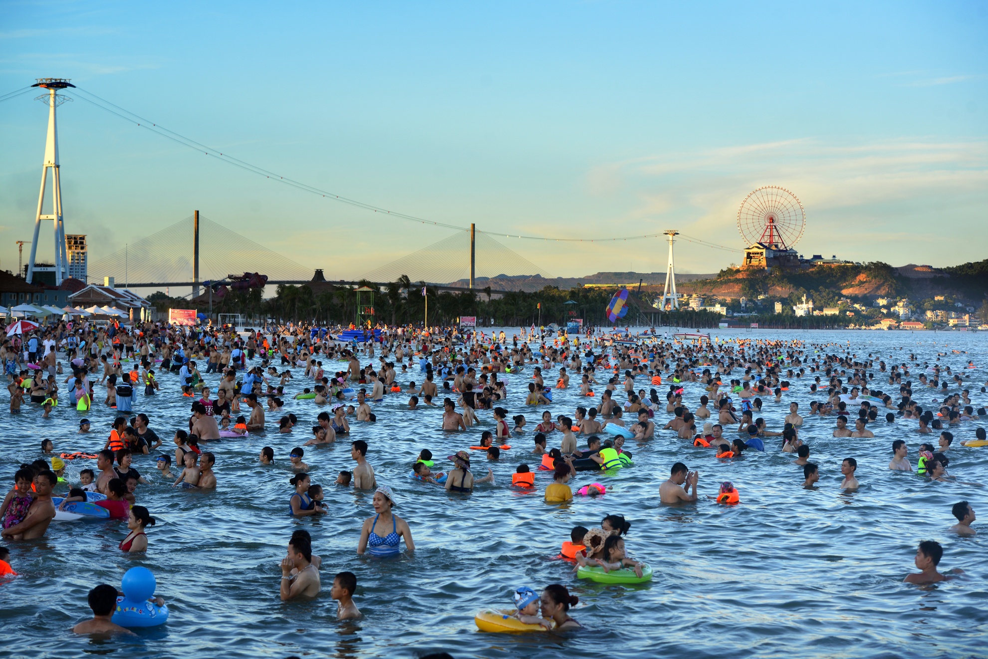 Cap treo Ha Long khanh thanh anh 17