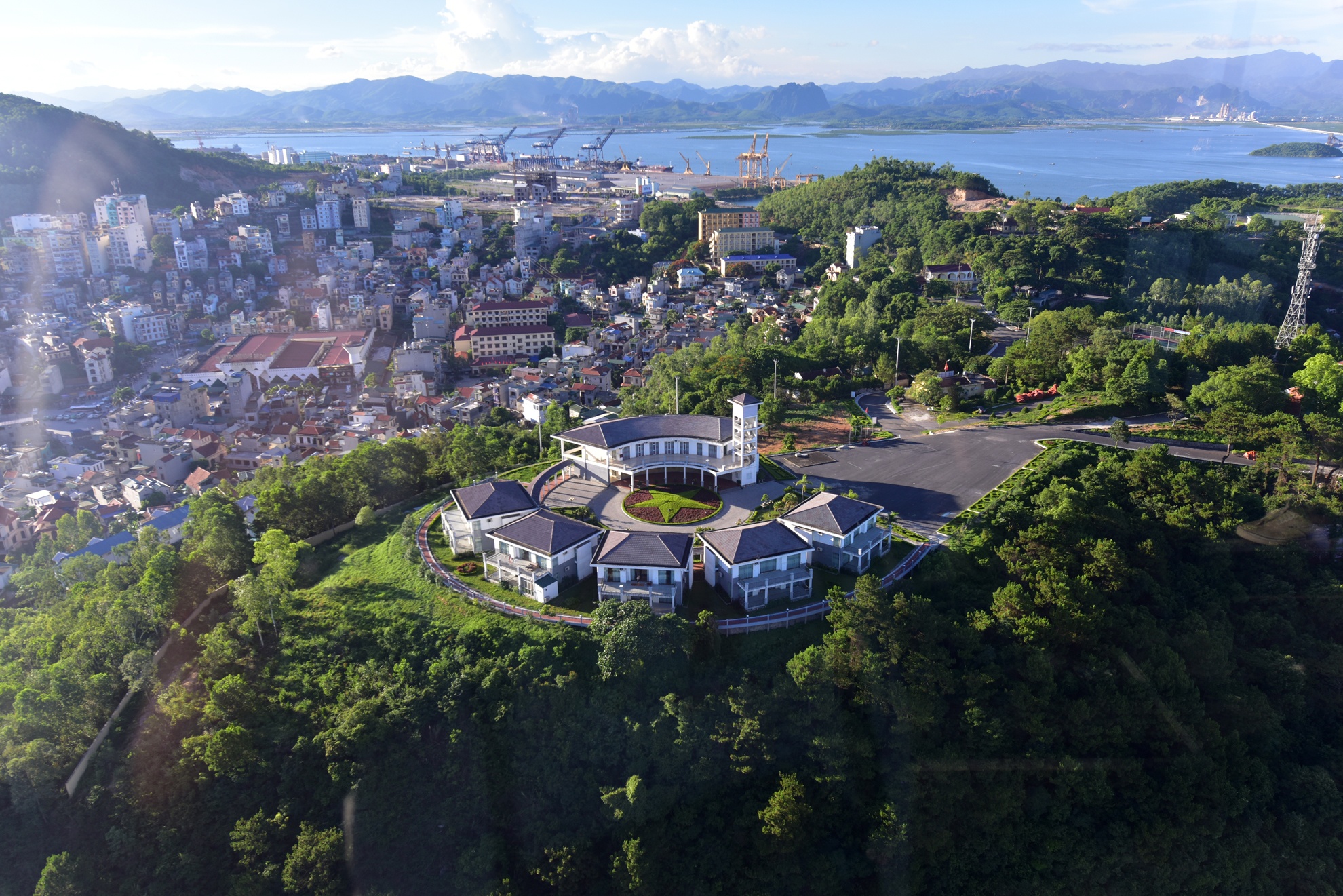 Cap treo Ha Long khanh thanh anh 11
