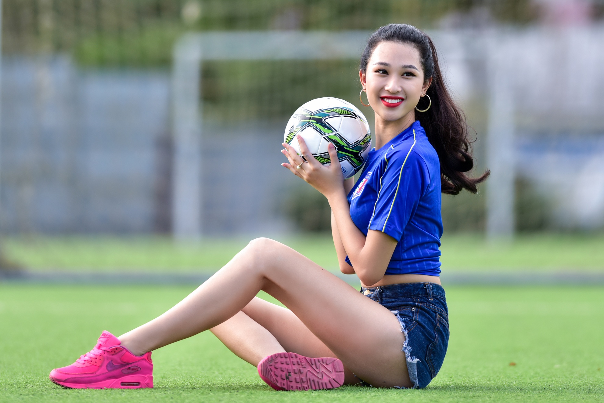 Top 5 Hoa khoi Ao dai doan Italy thang Tay Ban Nha ty so 2-1 hinh anh
