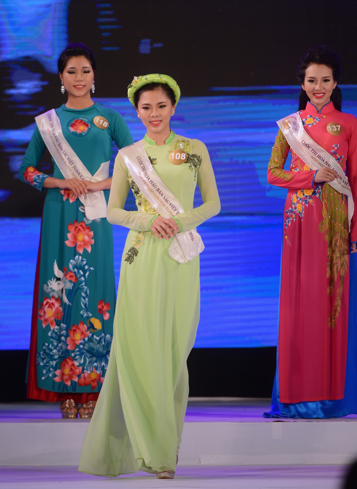 Hoa hau Ban sac Viet nong bong bikini anh 11