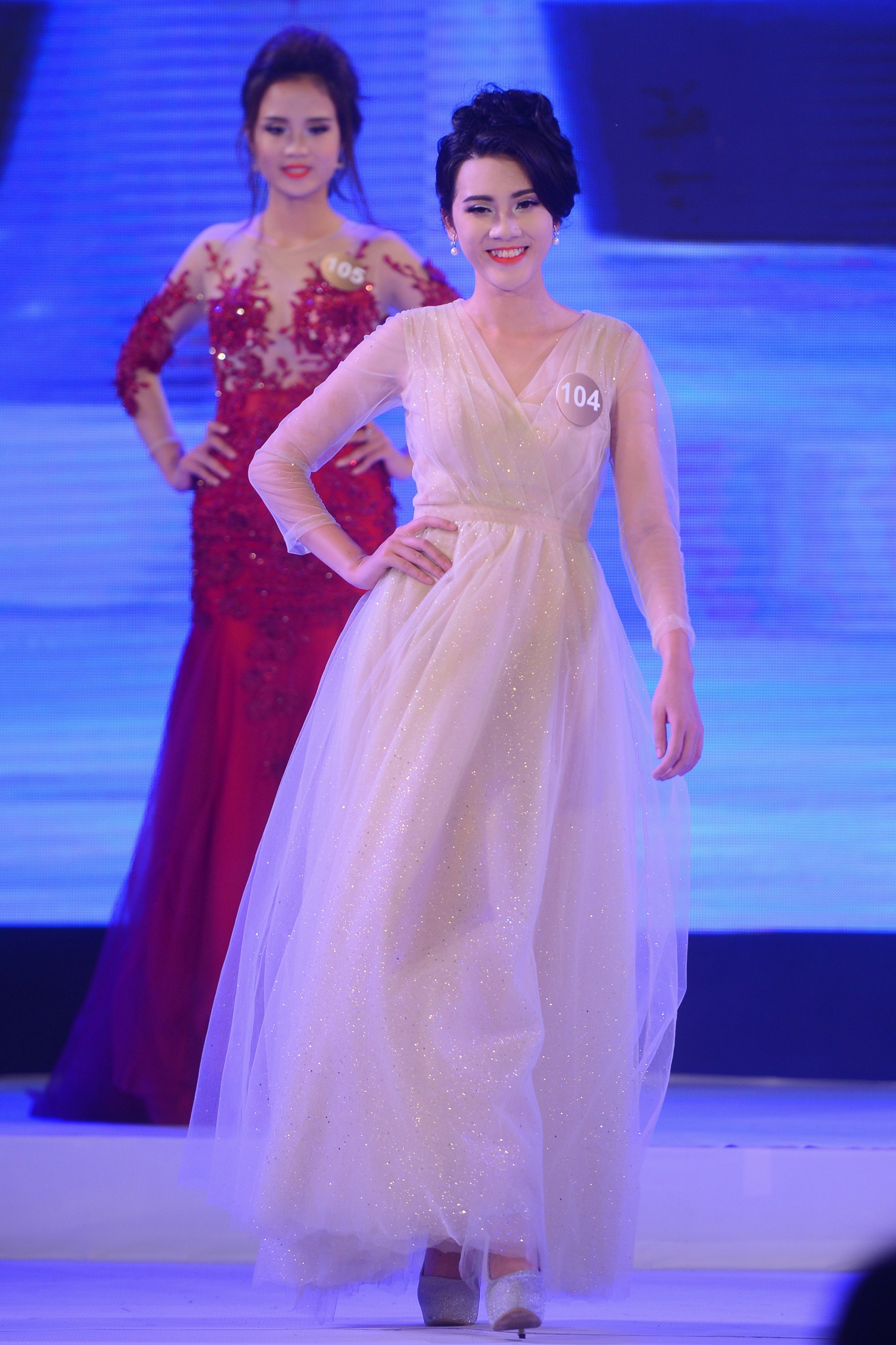 Hoa hau Ban sac Viet nong bong bikini anh 7