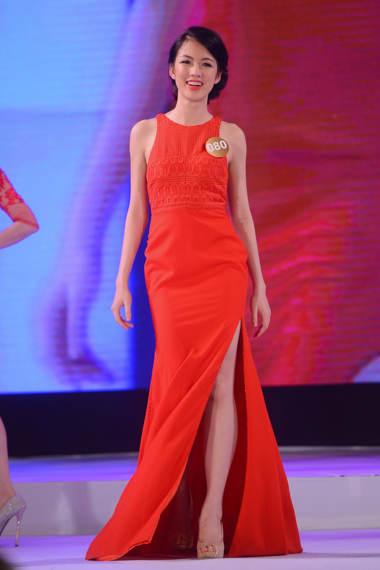 Hoa hau Ban sac Viet nong bong bikini anh 3