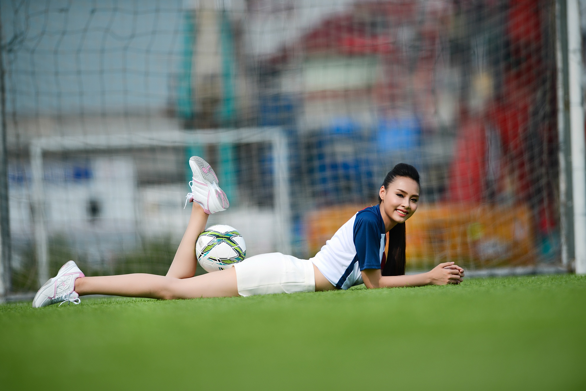 hoa hau bien co vu Phap anh 10