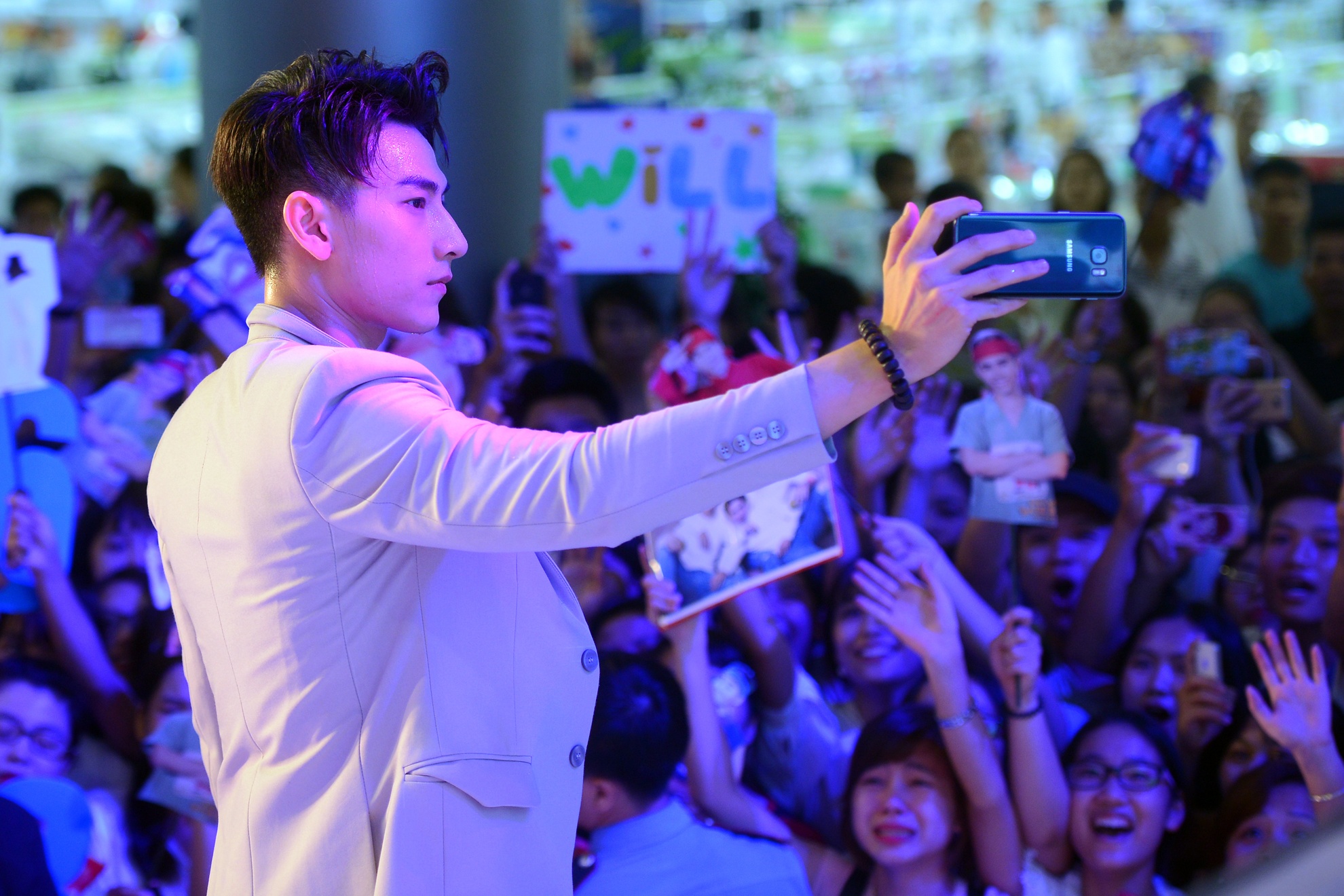 nhom 365 dien lan cuoi tai Ha Noi anh 10