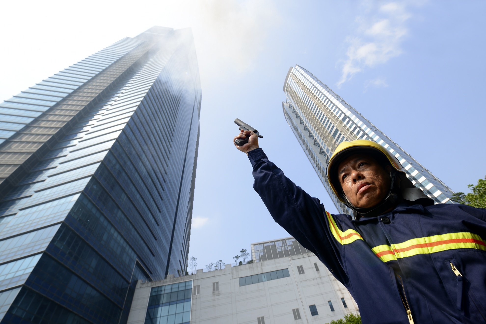 Dien tap chay lon o toa nha Keangnam anh 1