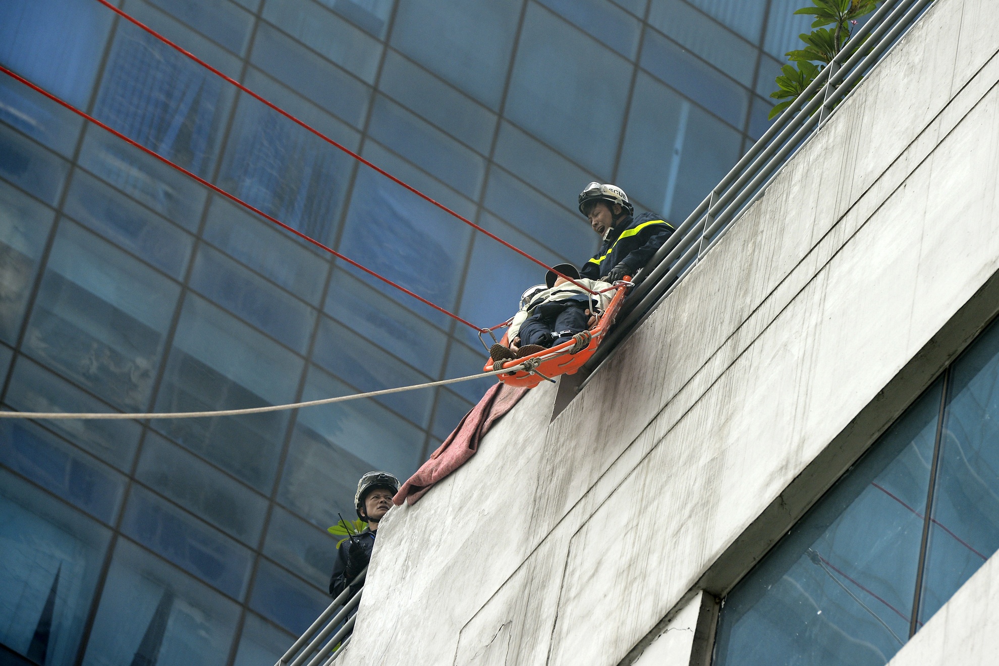 Dien tap chay lon o toa nha Keangnam anh 10