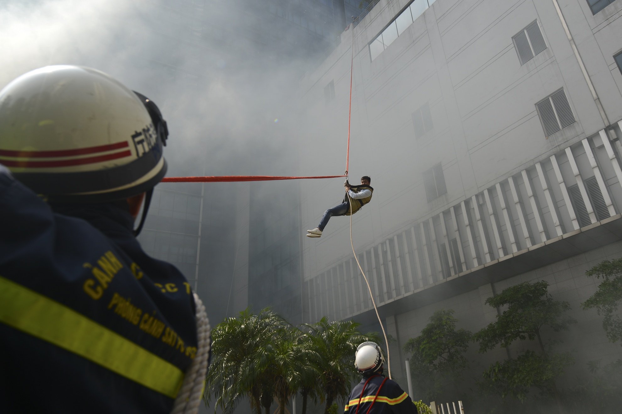 Dien tap chay lon o toa nha Keangnam anh 12