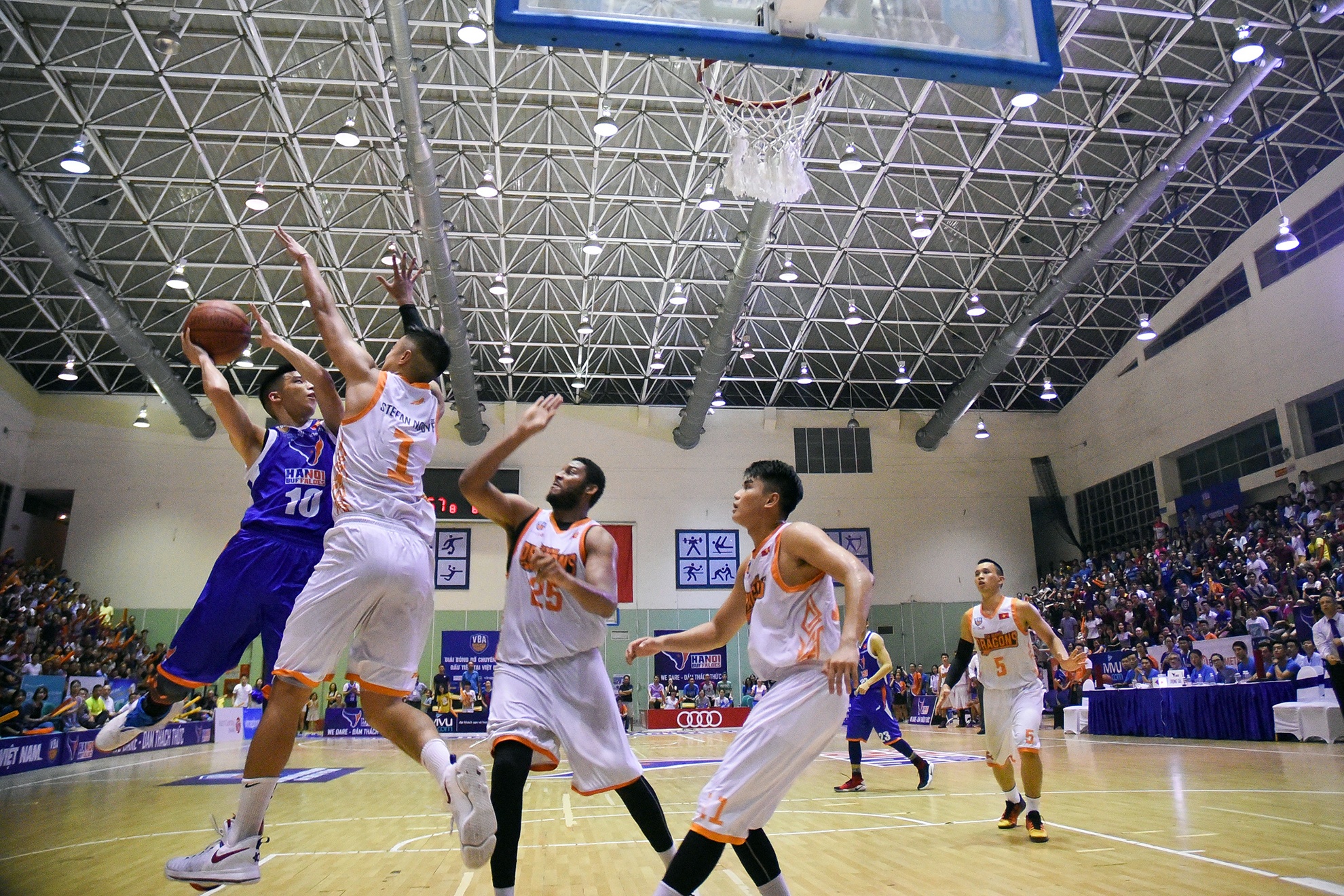 Hanoi Buffaloes thang kich tinh DaNang Dragons anh 1