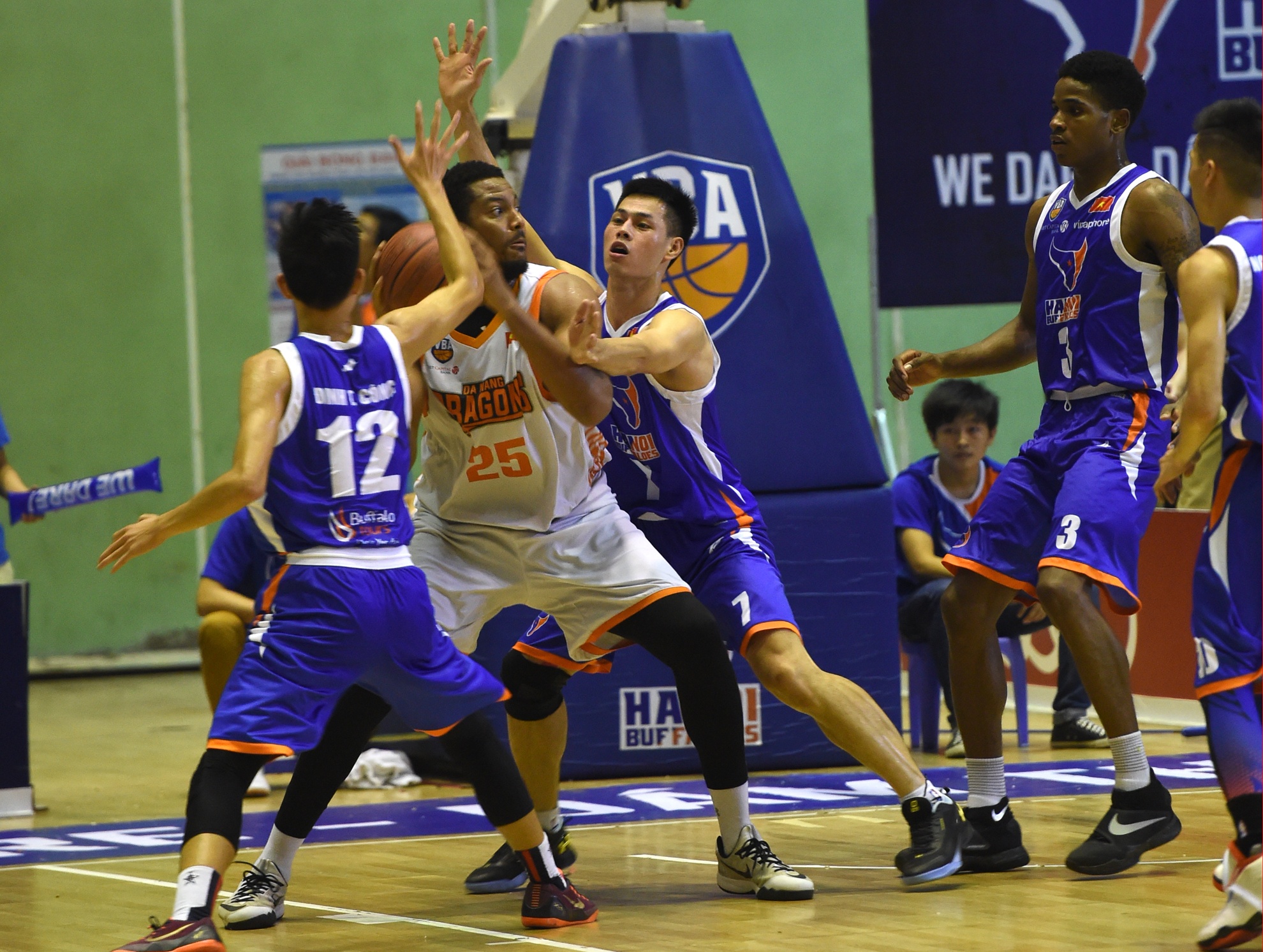 Hanoi Buffaloes thang kich tinh DaNang Dragons anh 11