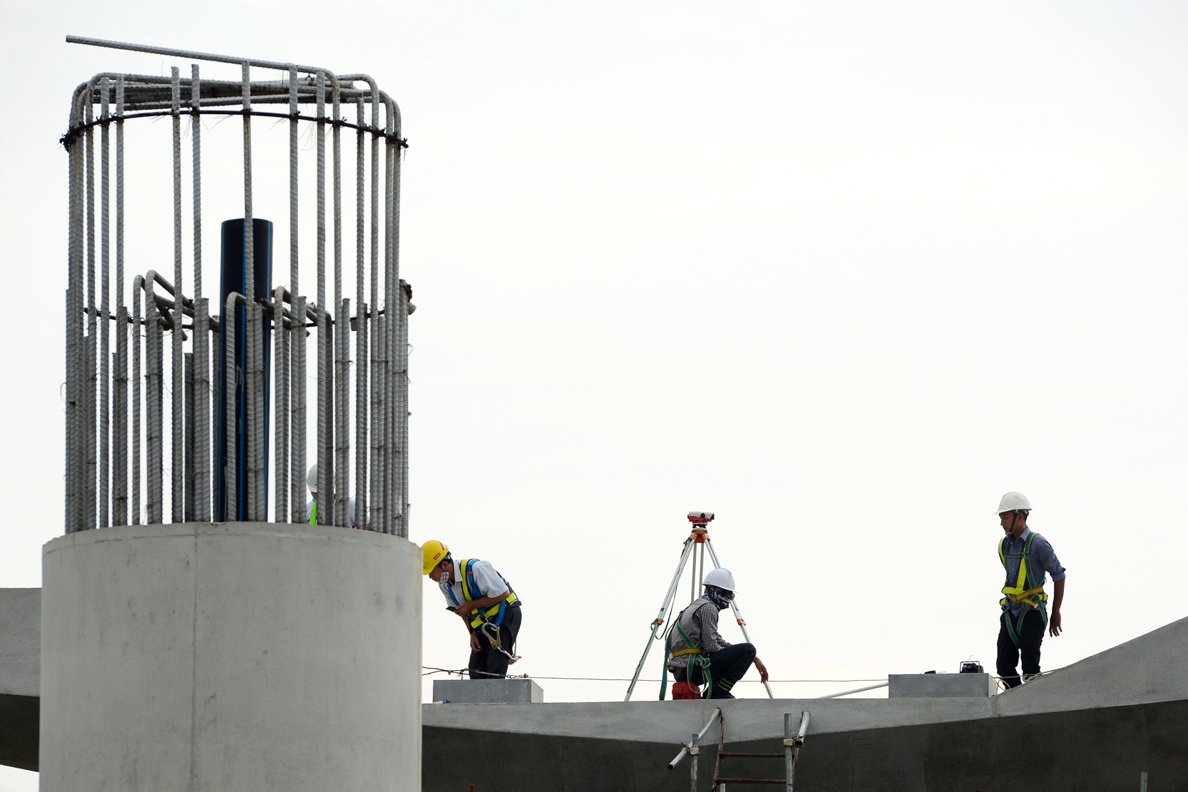 Lao dam duong sat Nhon - Cau Giay anh 15