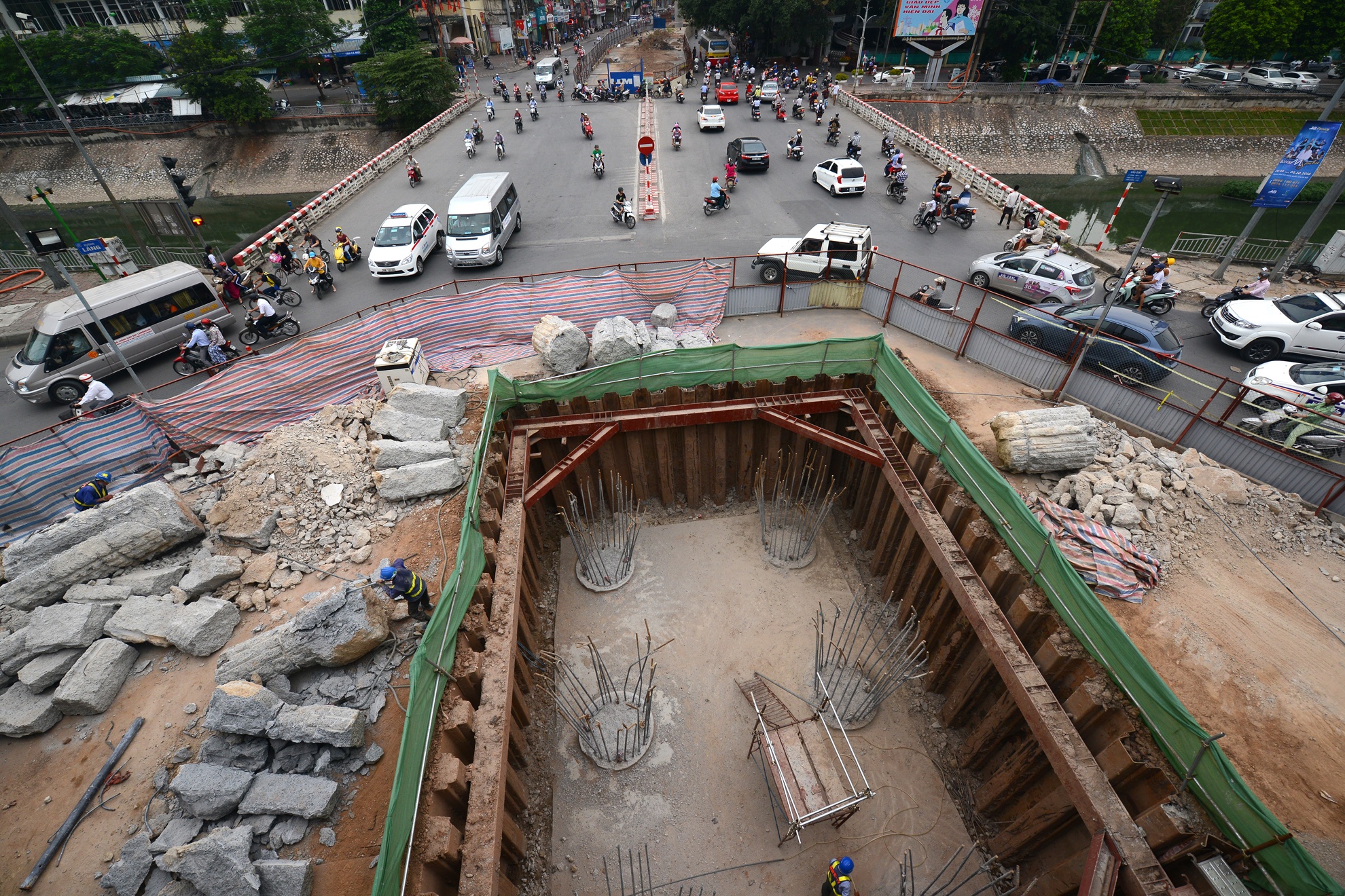 Lao dam duong sat Nhon - Cau Giay anh 17