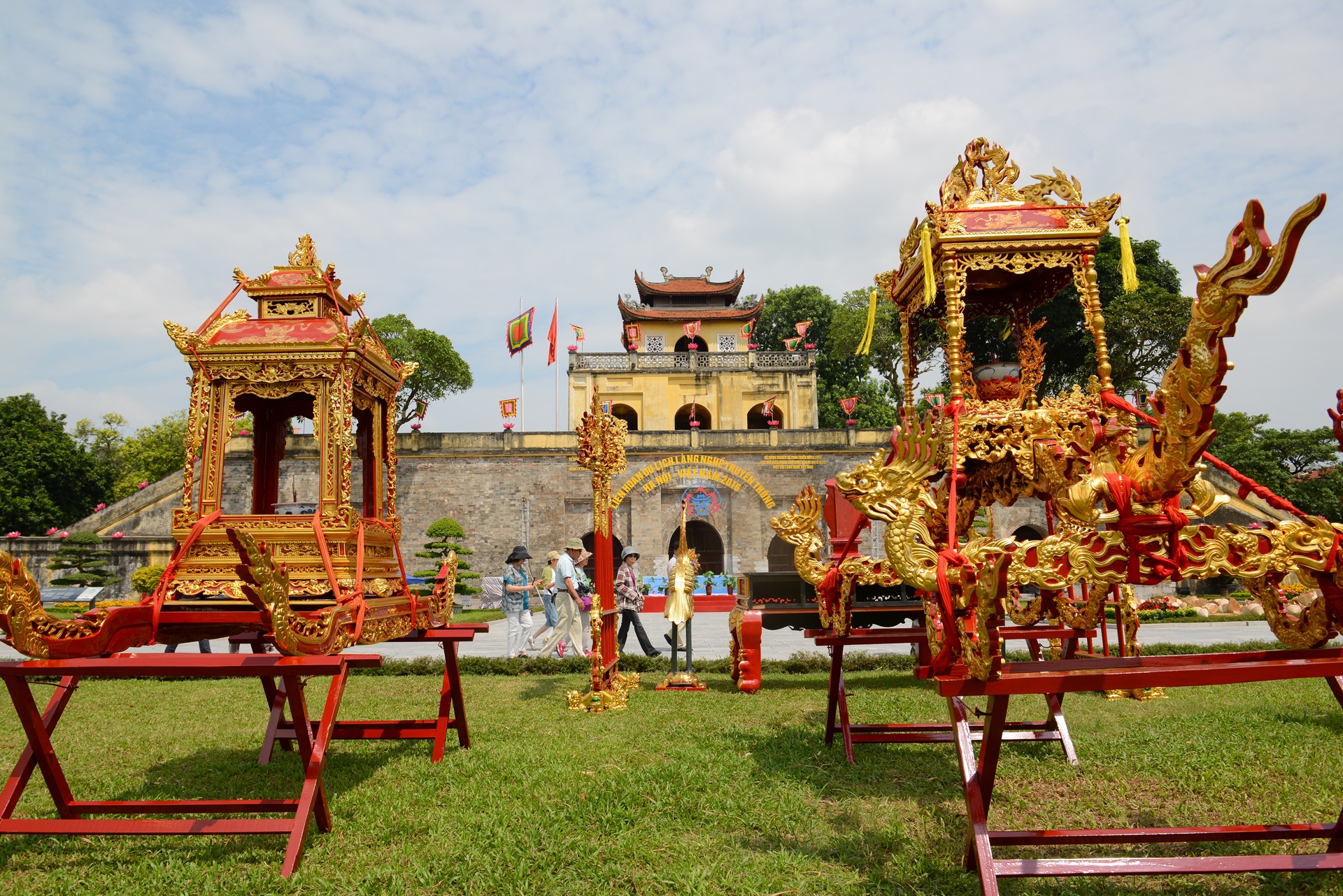 Lien hoan du lich lang nghe anh 19