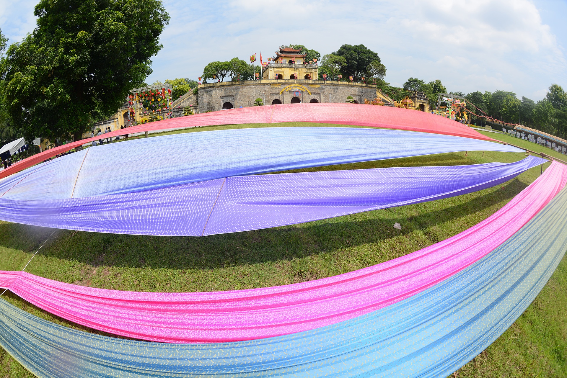 Lien hoan du lich lang nghe anh 1
