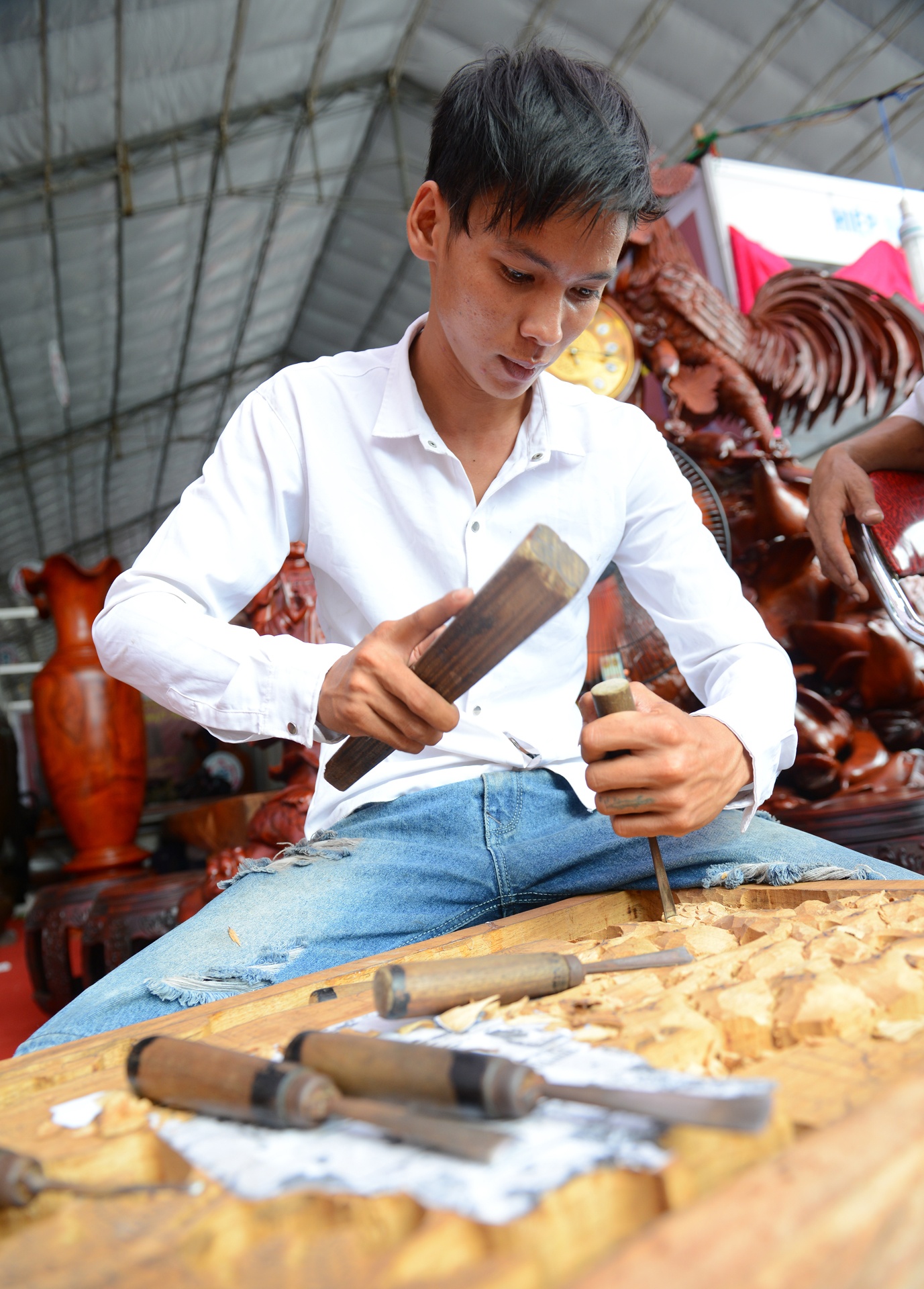 Lien hoan du lich lang nghe anh 18