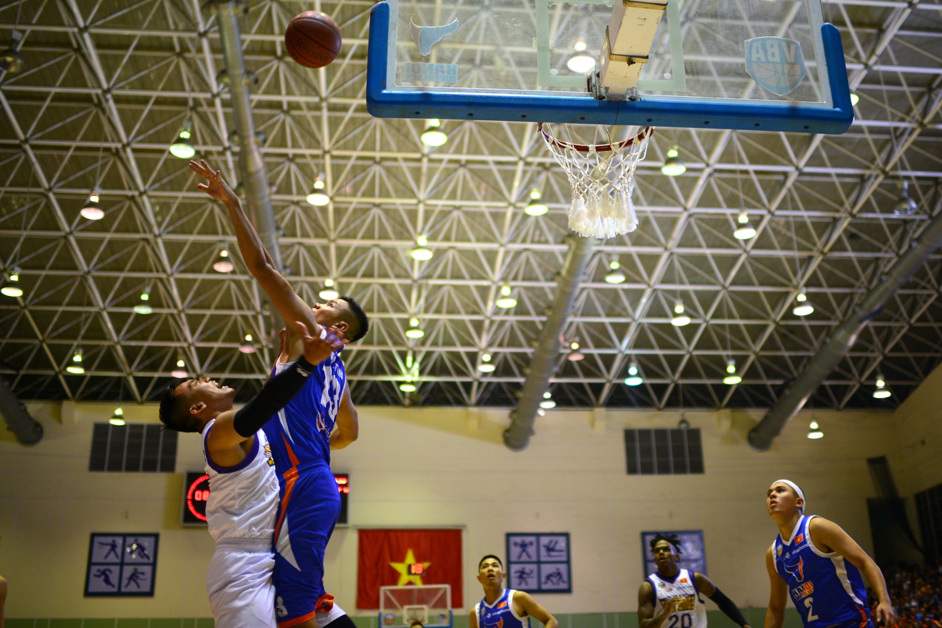 Hà Nội Buffaloes thất thủ trên sân nhà ảnh 12 Ha Noi Buffaloes that thu tren san nha anh 12