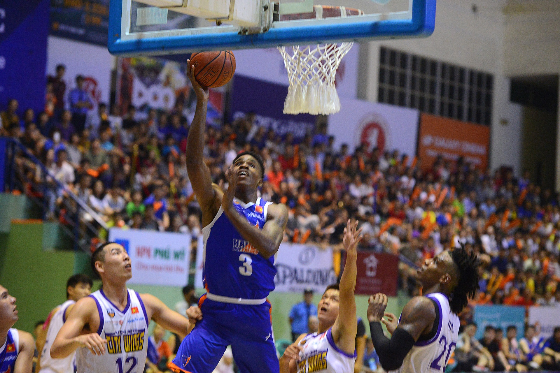 Hà Nội Buffaloes thất thủ trên sân nhà ảnh 8 Ha Noi Buffaloes that thu tren san nha anh 8