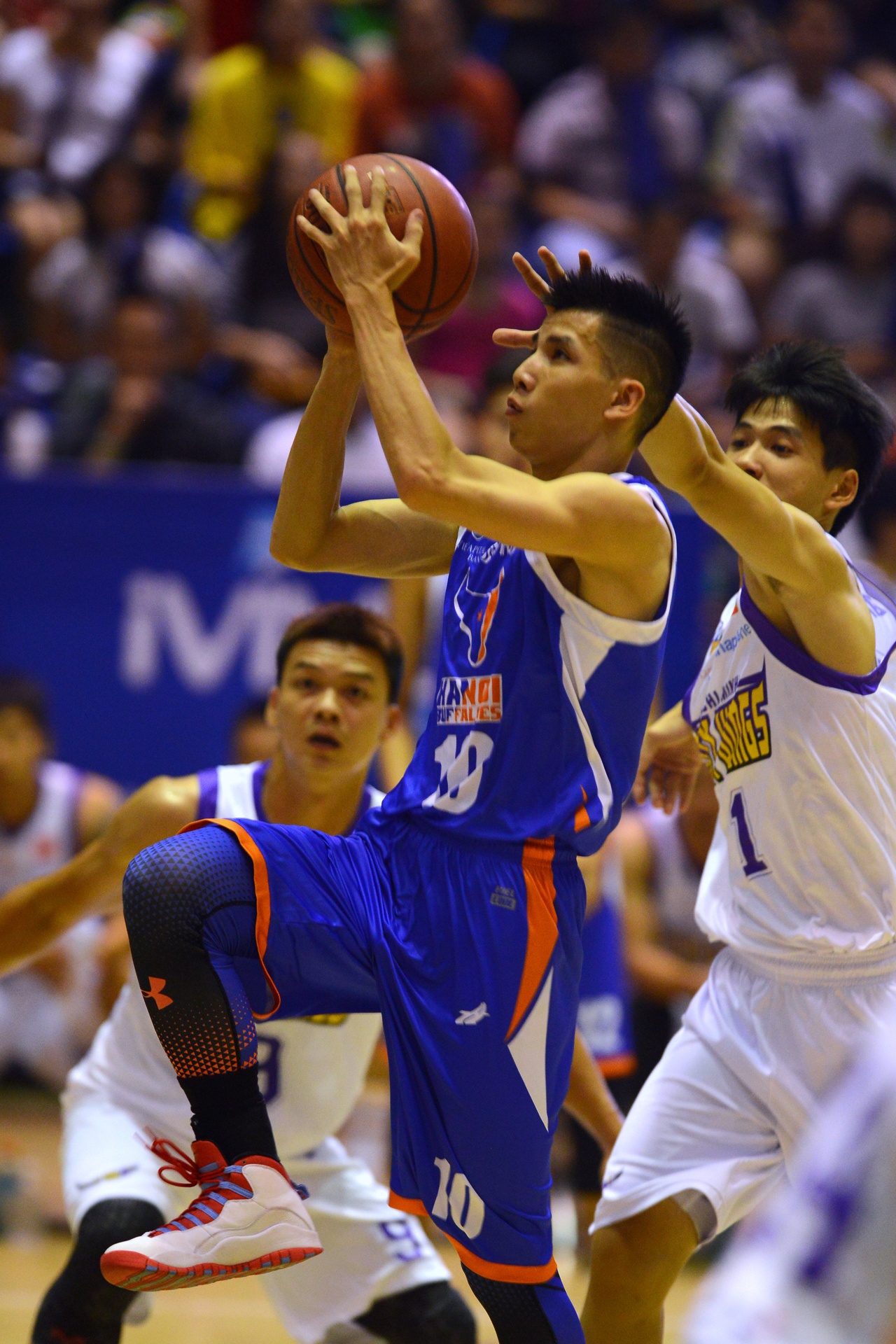 Hà Nội Buffaloes thất thủ trên sân nhà ảnh 5 Ha Noi Buffaloes that thu tren san nha anh 5