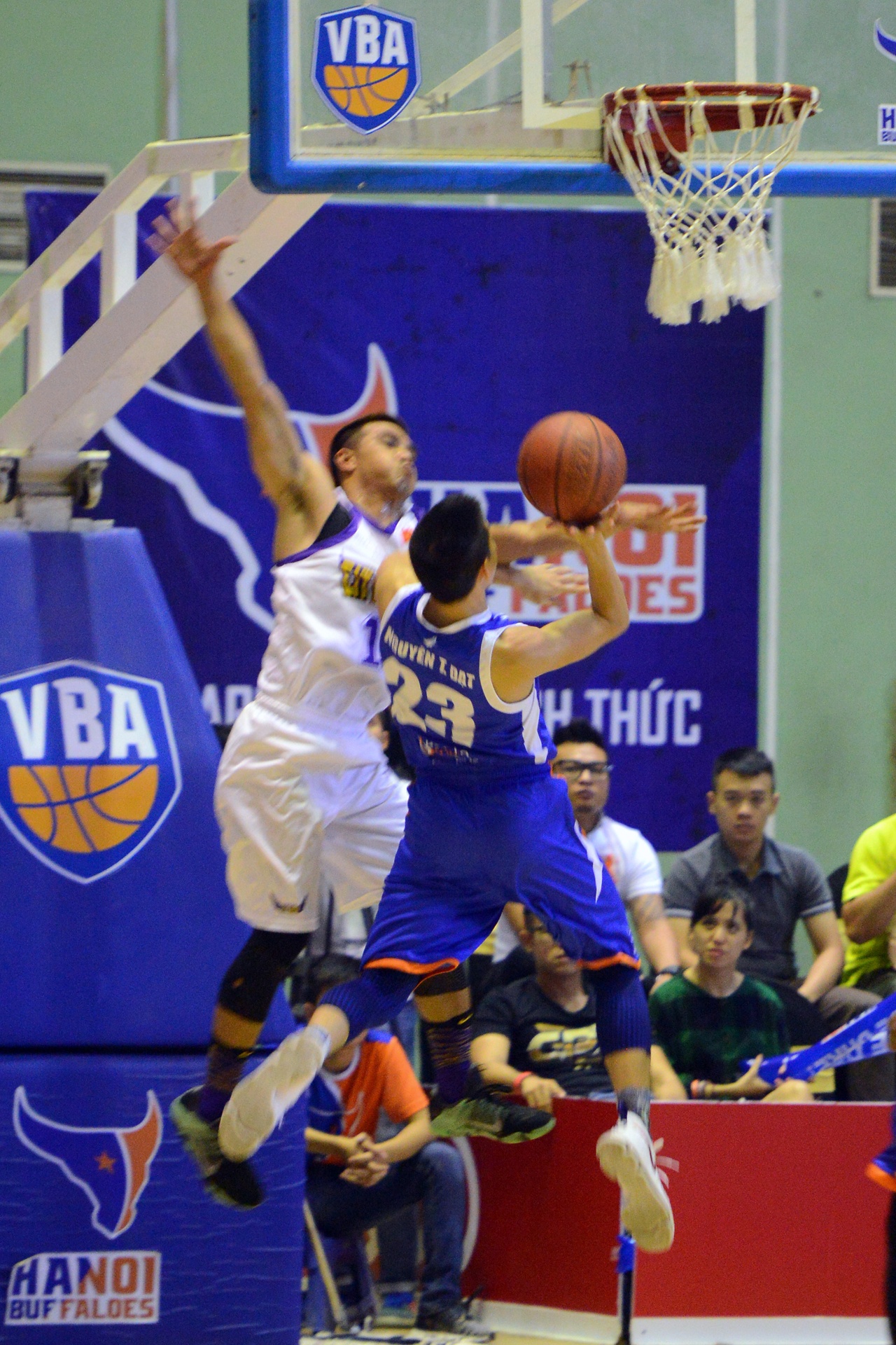 Hà Nội Buffaloes thất thủ trên sân nhà ảnh 3 Ha Noi Buffaloes that thu tren san nha anh 3