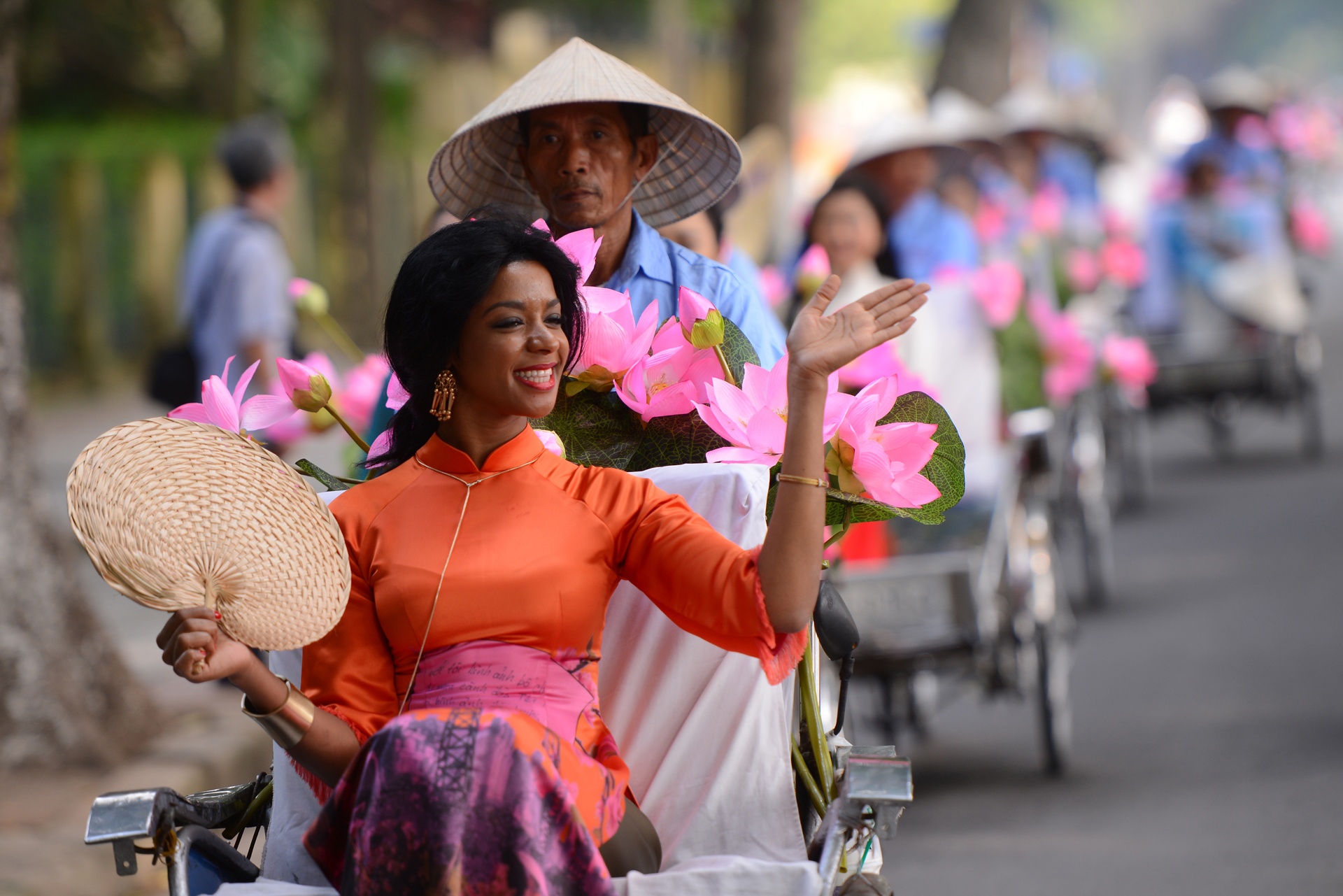 dieu hanh ao dai o Ha Noi anh 7