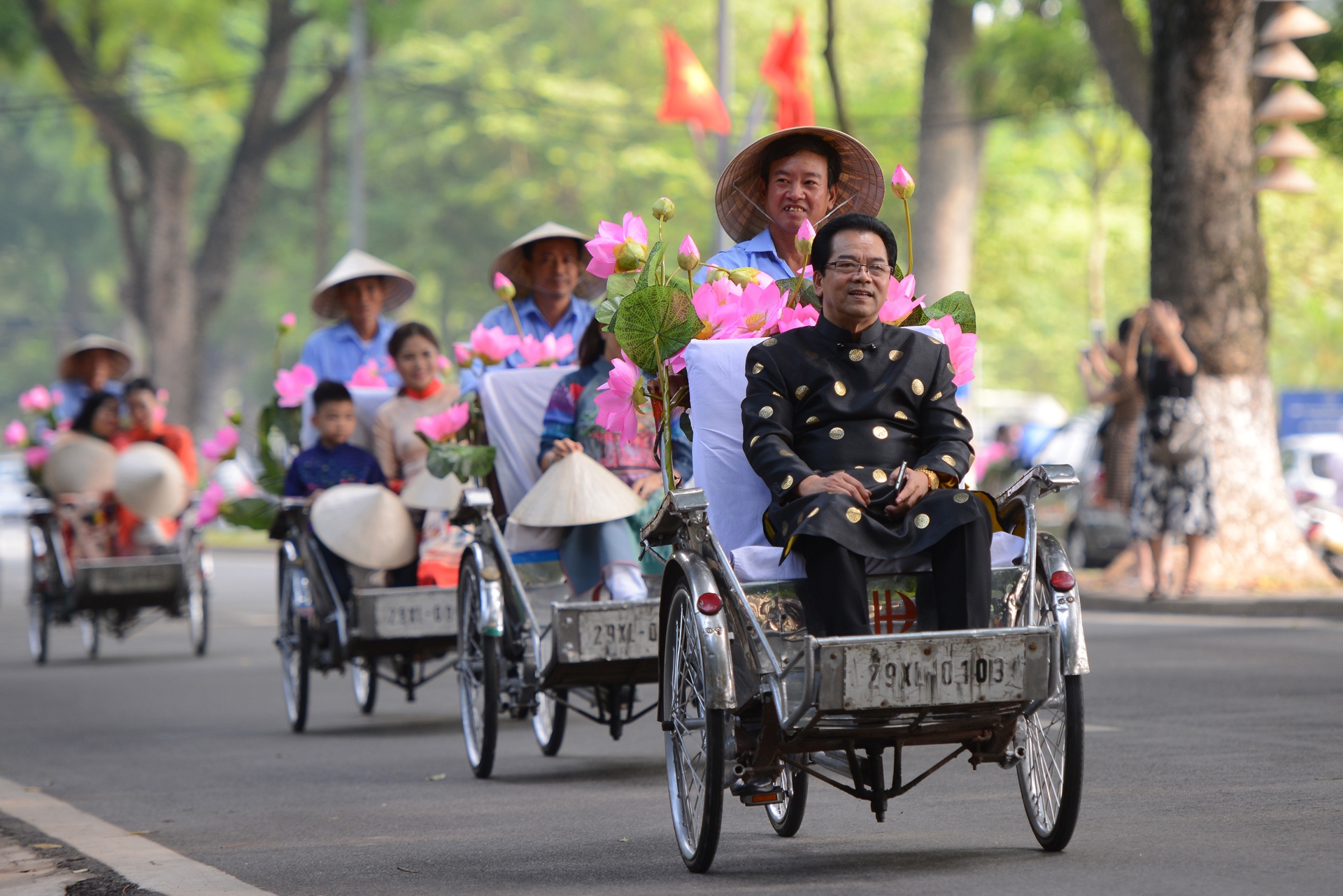 dieu hanh ao dai o Ha Noi anh 5