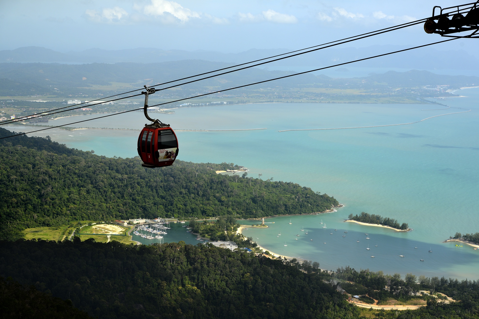 Cau treo giua troi noi hai dinh nui anh 4