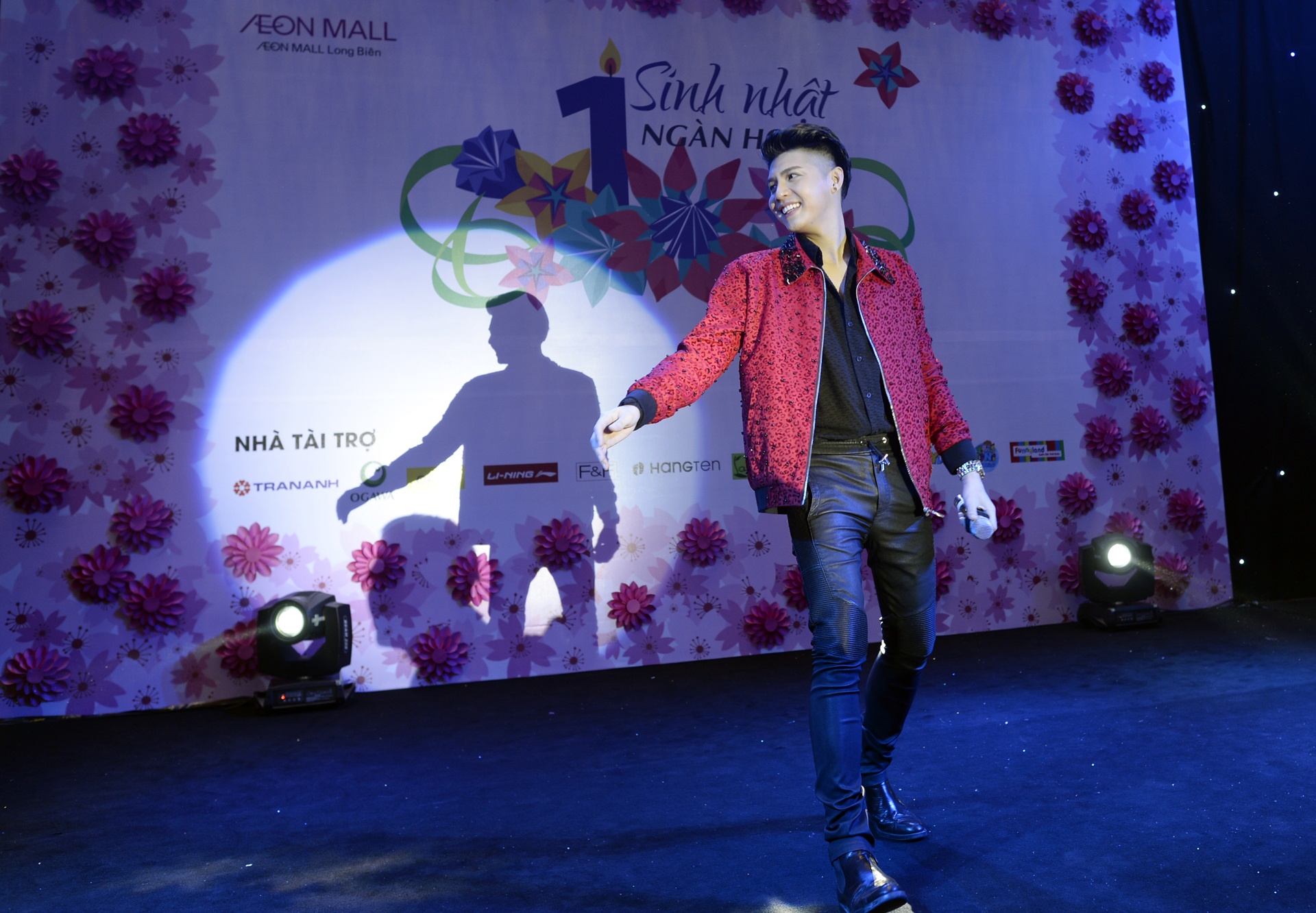 Fan chen lan de gap Noo Phuoc Thinh anh 4