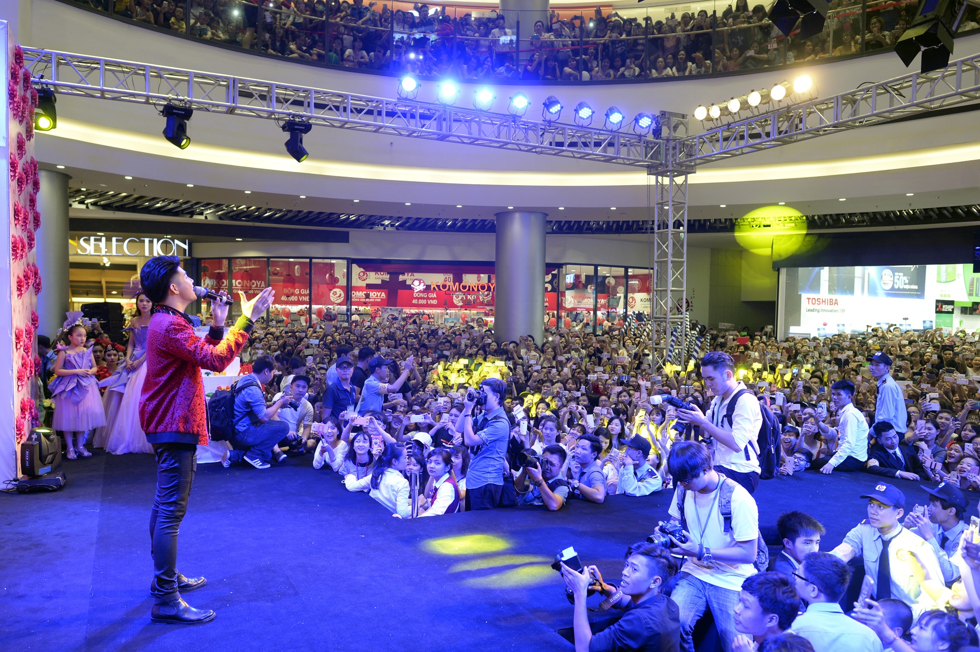 Fan chen lan de gap Noo Phuoc Thinh anh 9