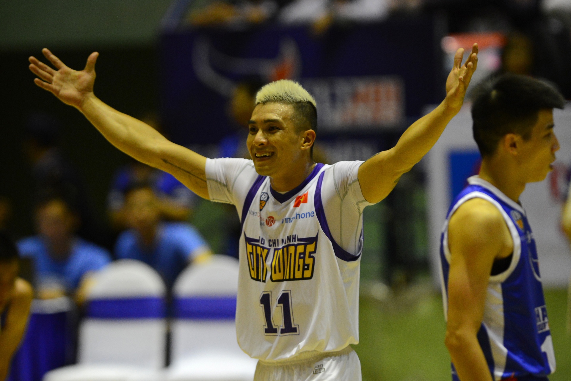 HN Buffloes the play off tren san nha anh 19