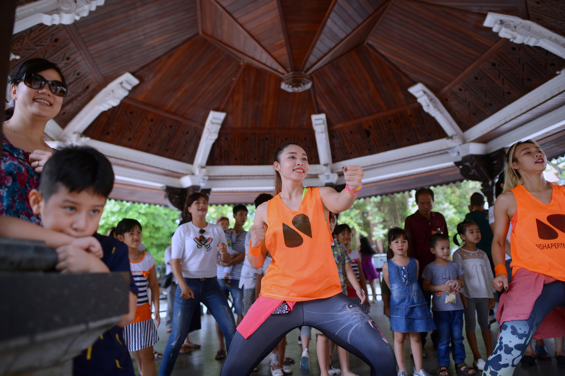 gioi tre nhay flashmob anh 9