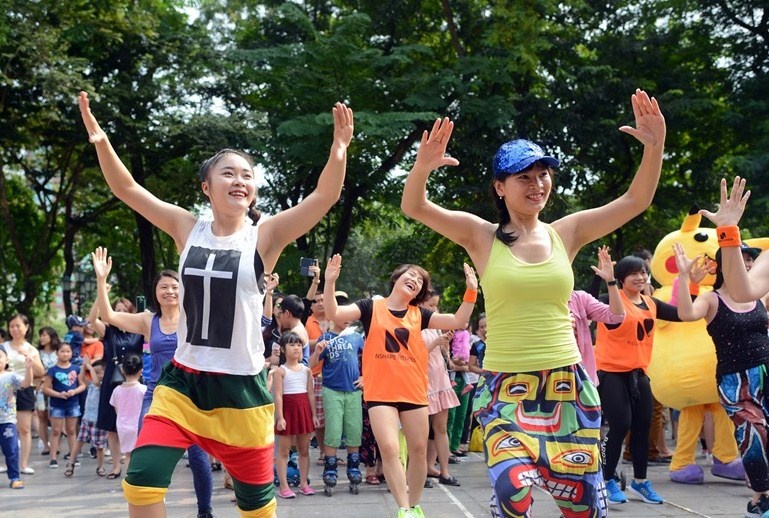 Nhay flashmob vi cuoc song khoe manh va van minh hinh anh