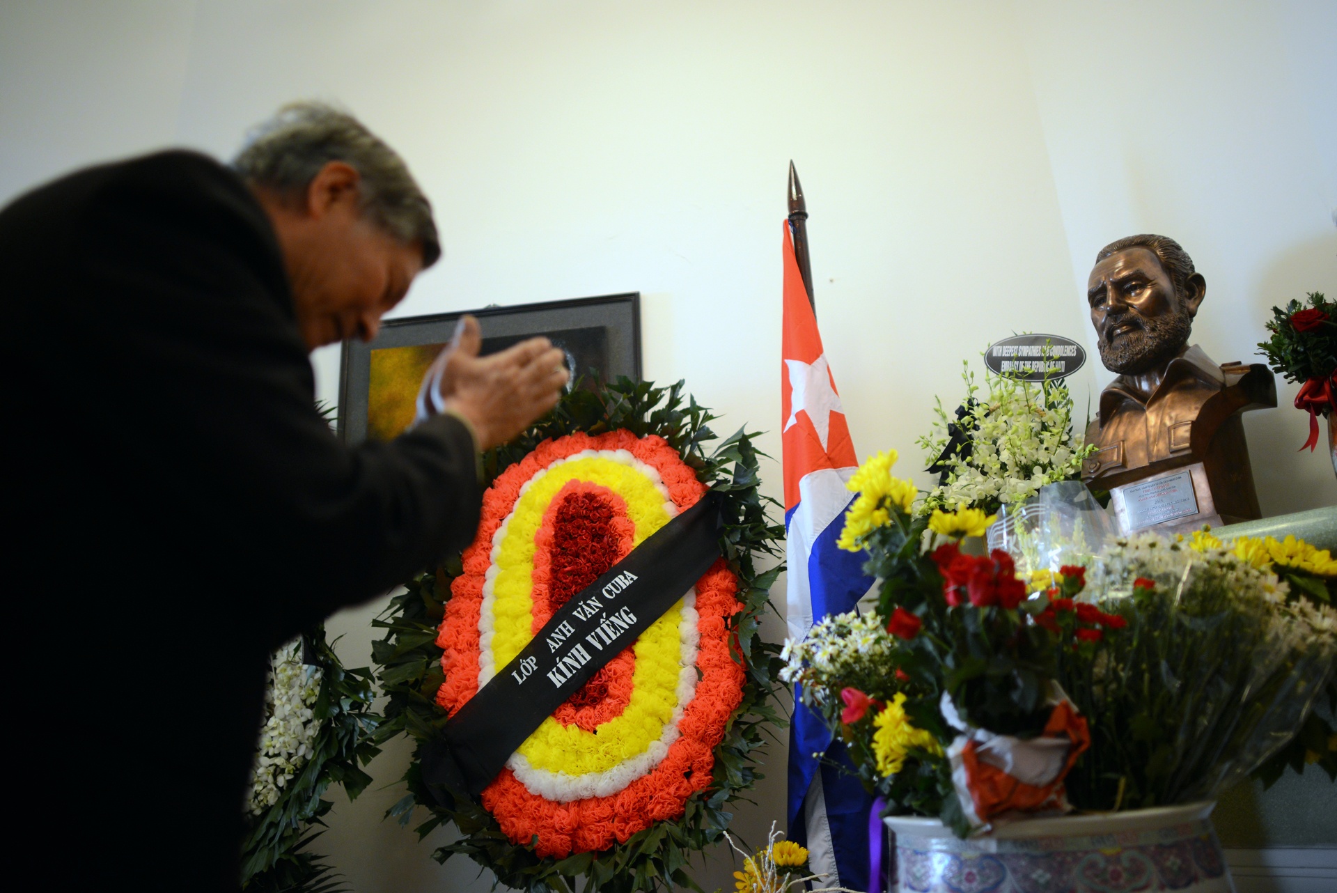 Nguoi dan Viet Nam vieng Fidel Castro anh 14