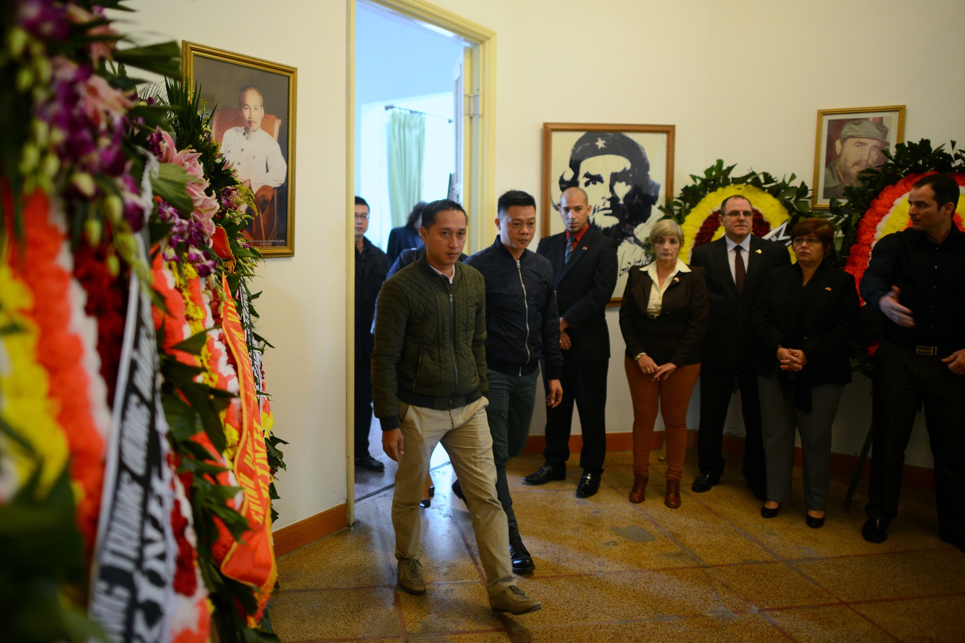 Nguoi dan Viet Nam vieng Fidel Castro anh 8