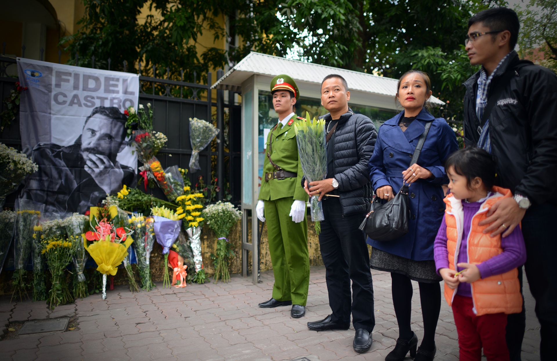 Nguoi dan Viet Nam vieng Fidel Castro anh 3
