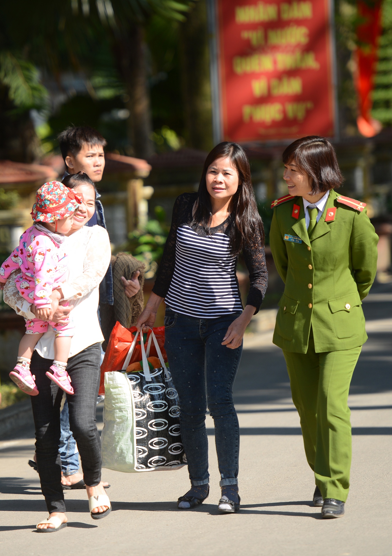 Dac xa pham nhan anh 8