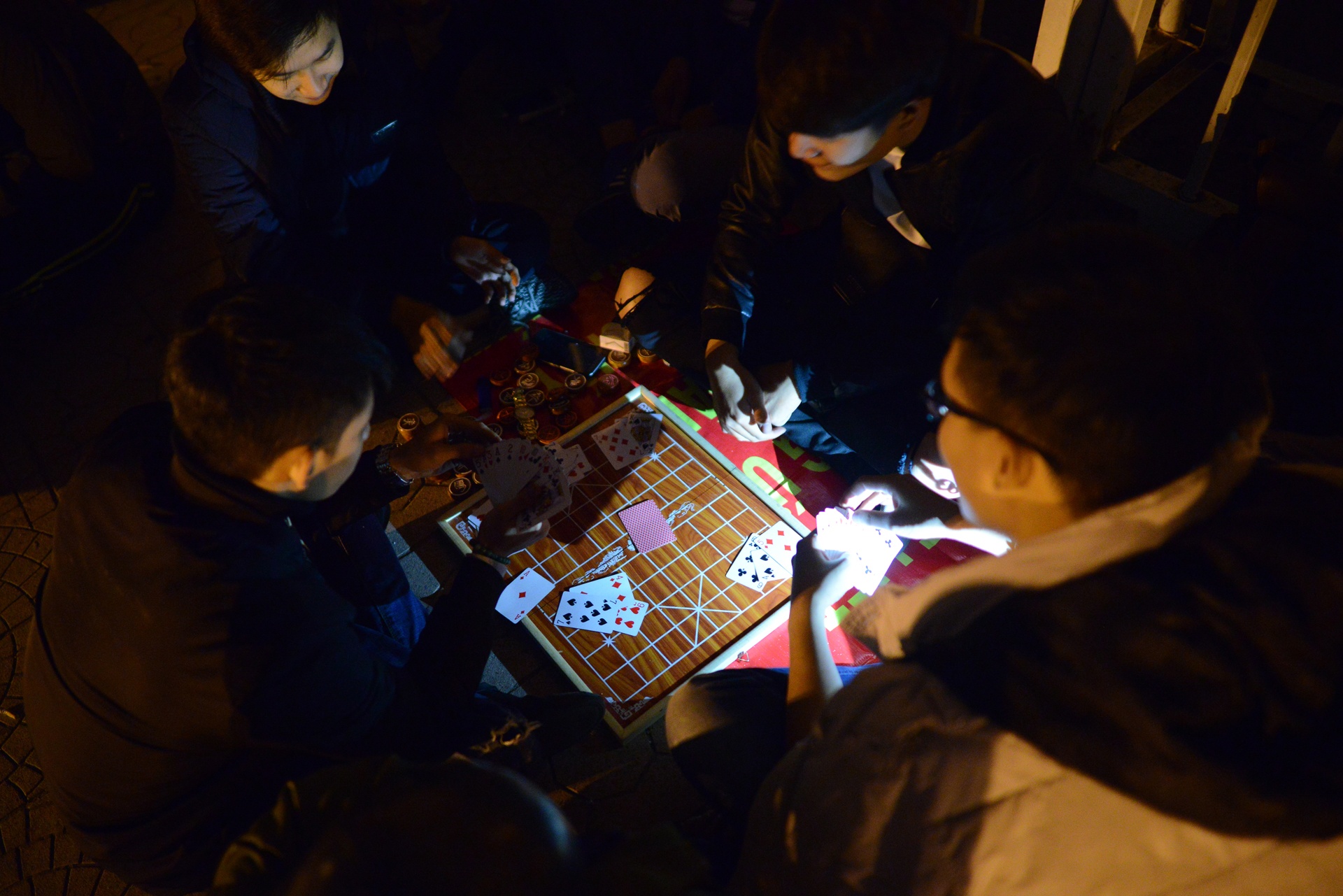 vạ vật xếp hàng mua vé bóng đá ảnh 12 va vat xep hang mua ve bong da anh 12