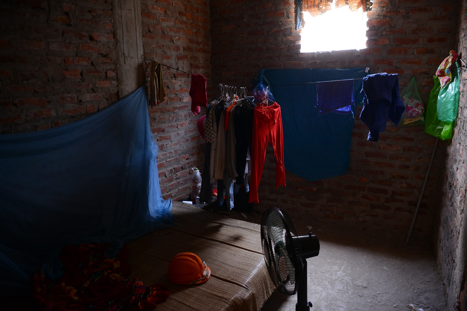 Cong nhan o nha lien ke tien ty anh 12